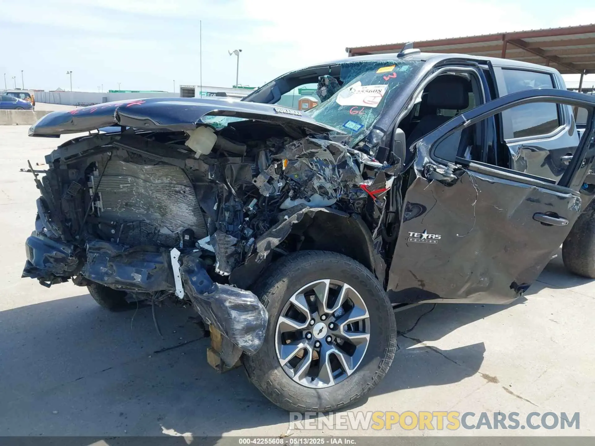 21 Photograph of a damaged car 1GCUDEET2NZ520287 CHEVROLET SILVERADO 1500 2022