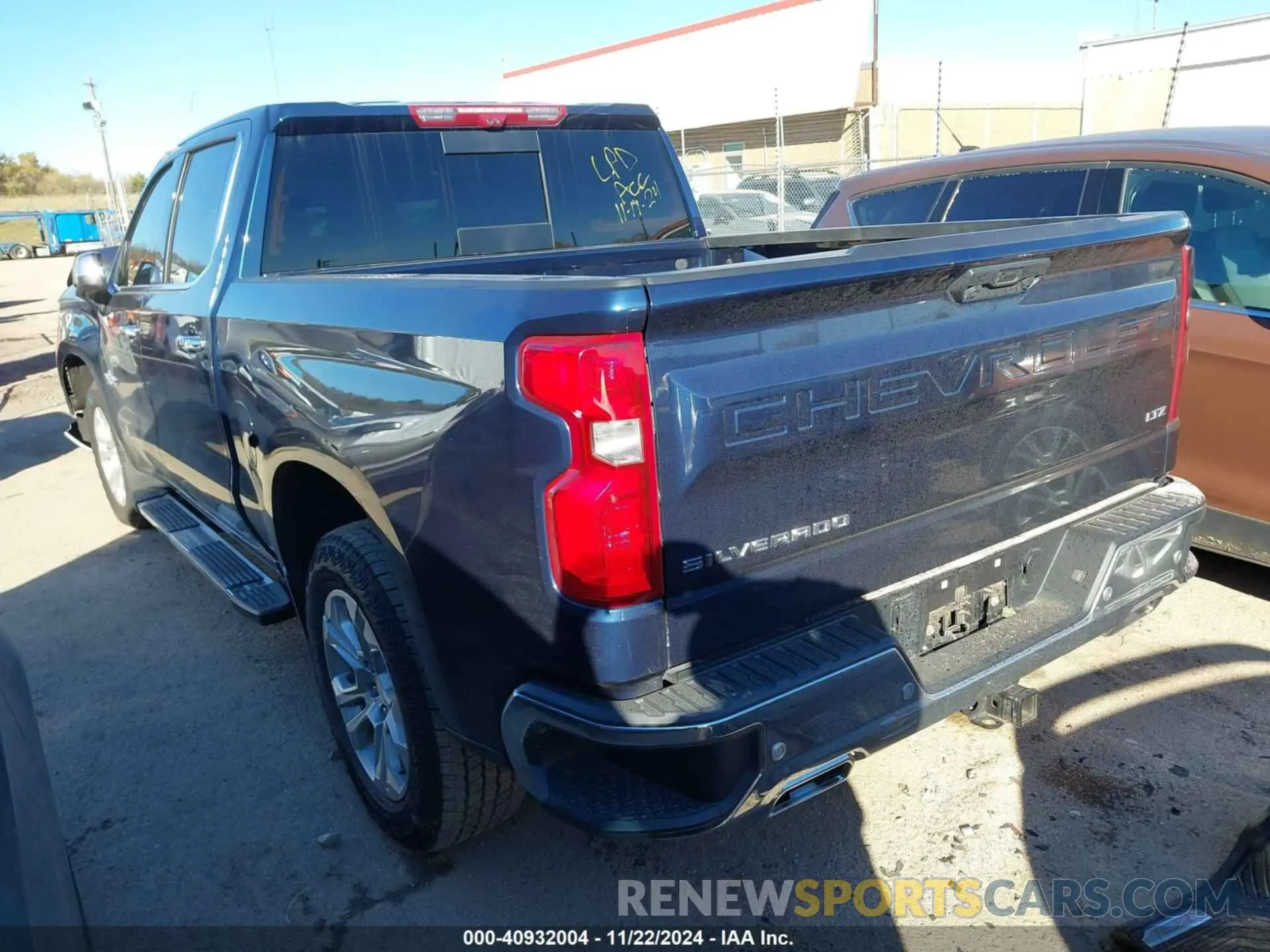 3 Фотография поврежденного автомобиля 1GCUDGEDXNZ630296 CHEVROLET SILVERADO 1500 2022