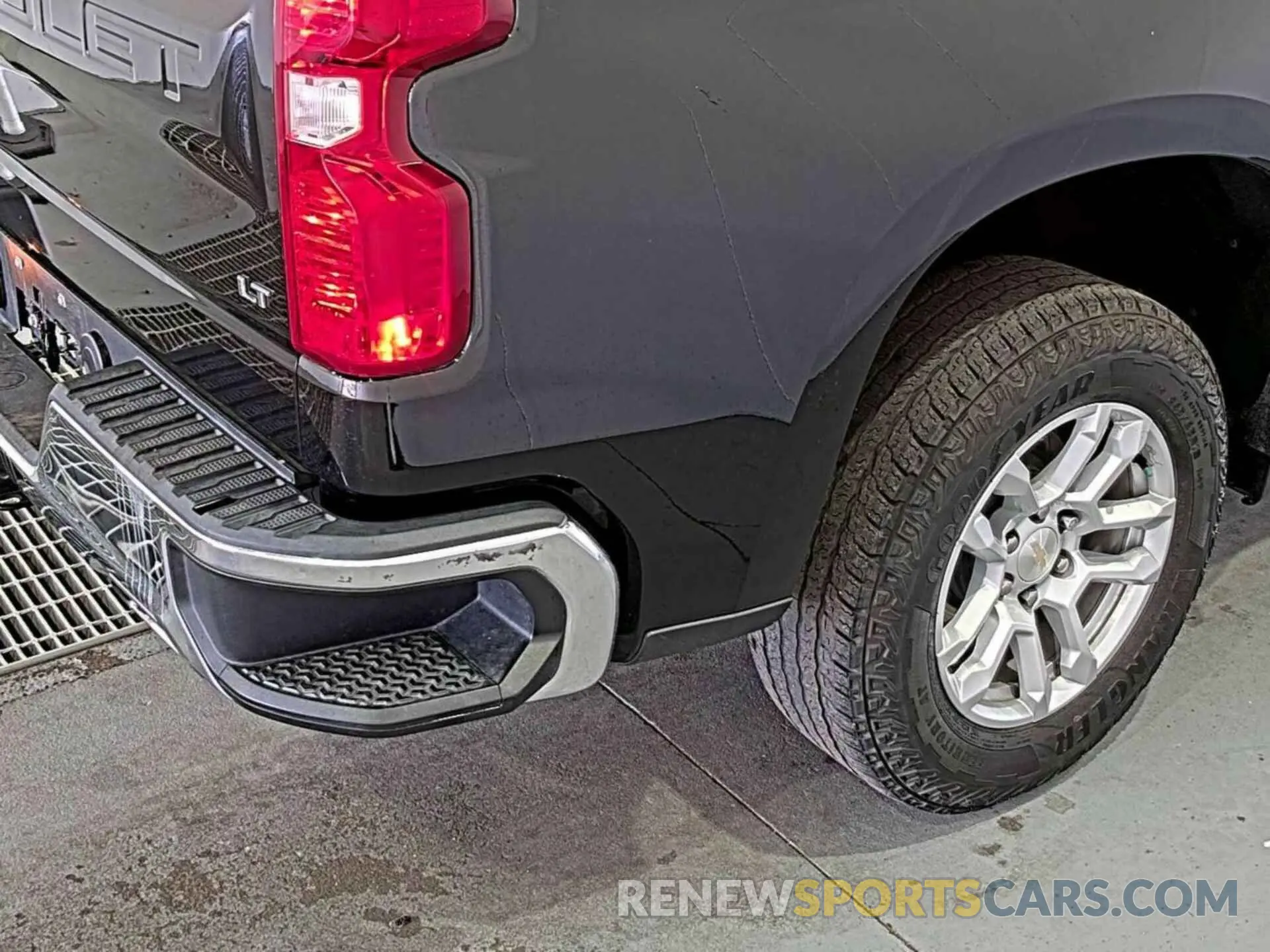 7 Фотография поврежденного автомобиля 2GCUDDEDXN1515897 CHEVROLET SILVERADO 1500 2022
