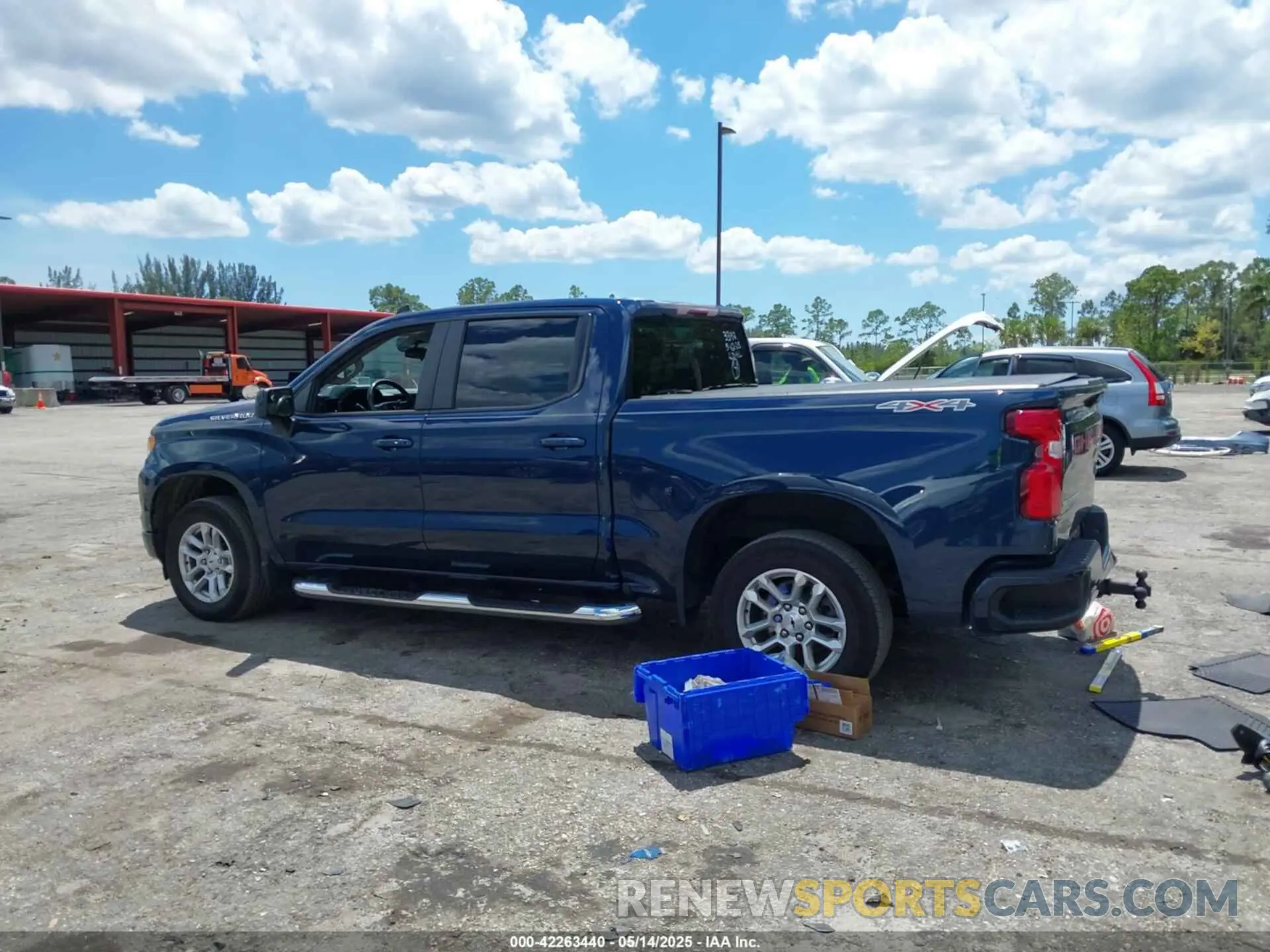 14 Photograph of a damaged car 2GCUDEED0N1503392 CHEVROLET SILVERADO 1500 2022