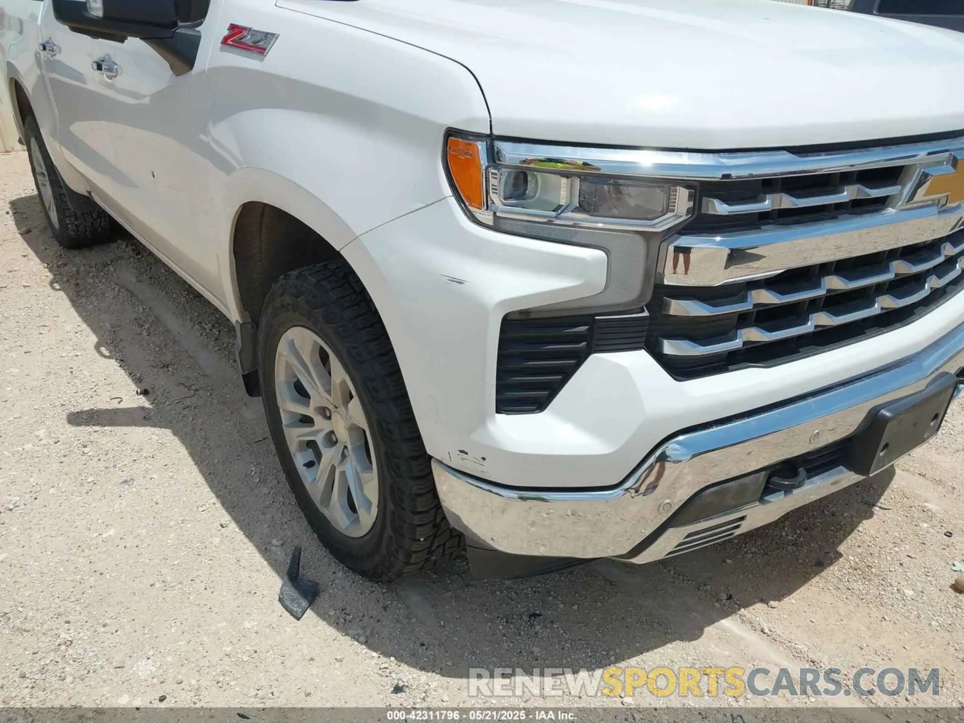 12 Photograph of a damaged car 2GCUDGED1N1508290 CHEVROLET SILVERADO 1500 2022