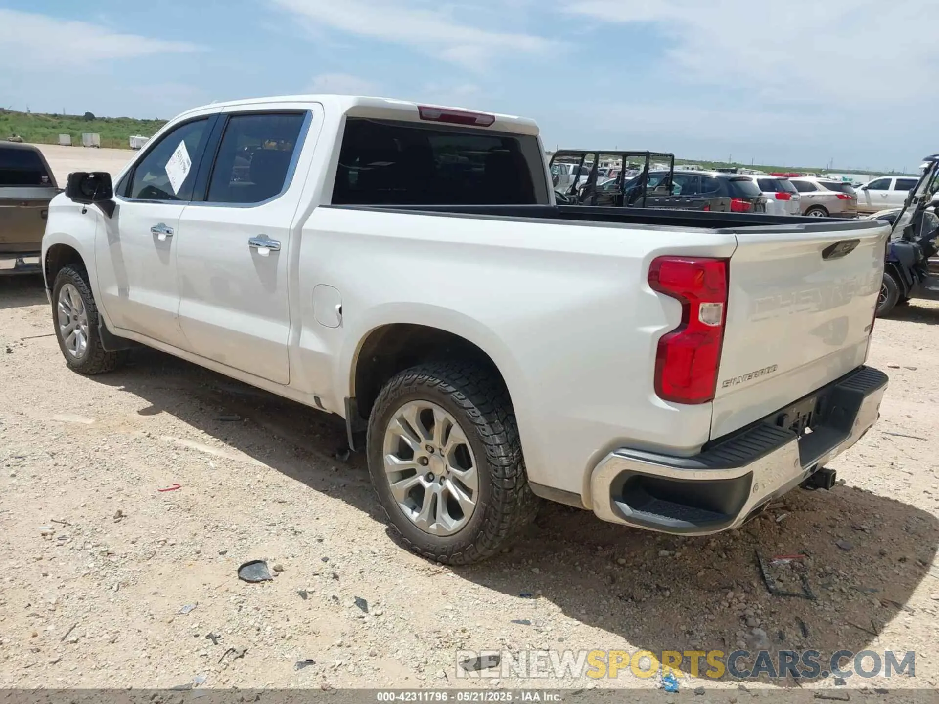 3 Photograph of a damaged car 2GCUDGED1N1508290 CHEVROLET SILVERADO 1500 2022