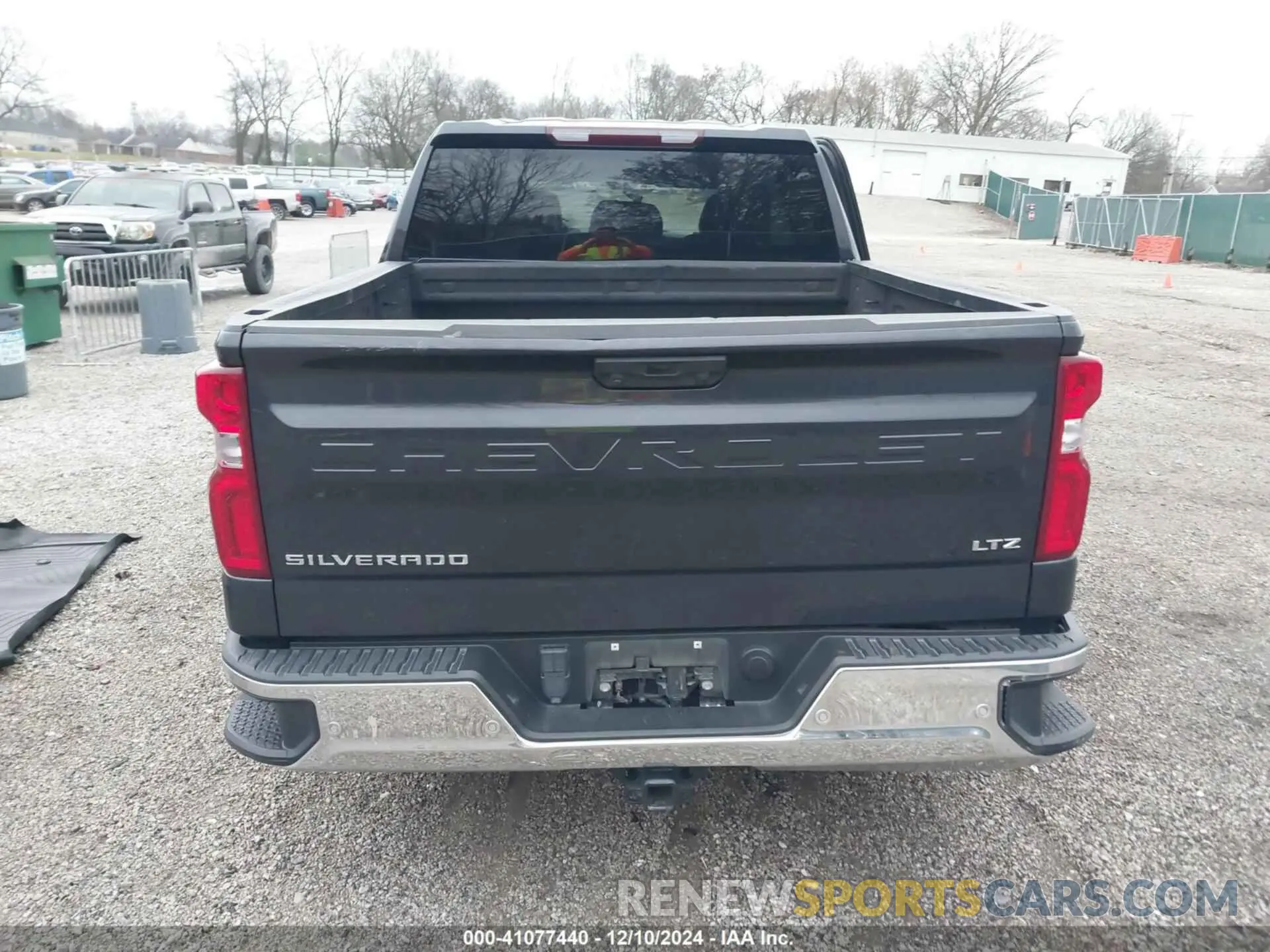17 Photograph of a damaged car 2GCUDGED7N1503966 CHEVROLET SILVERADO 1500 2022