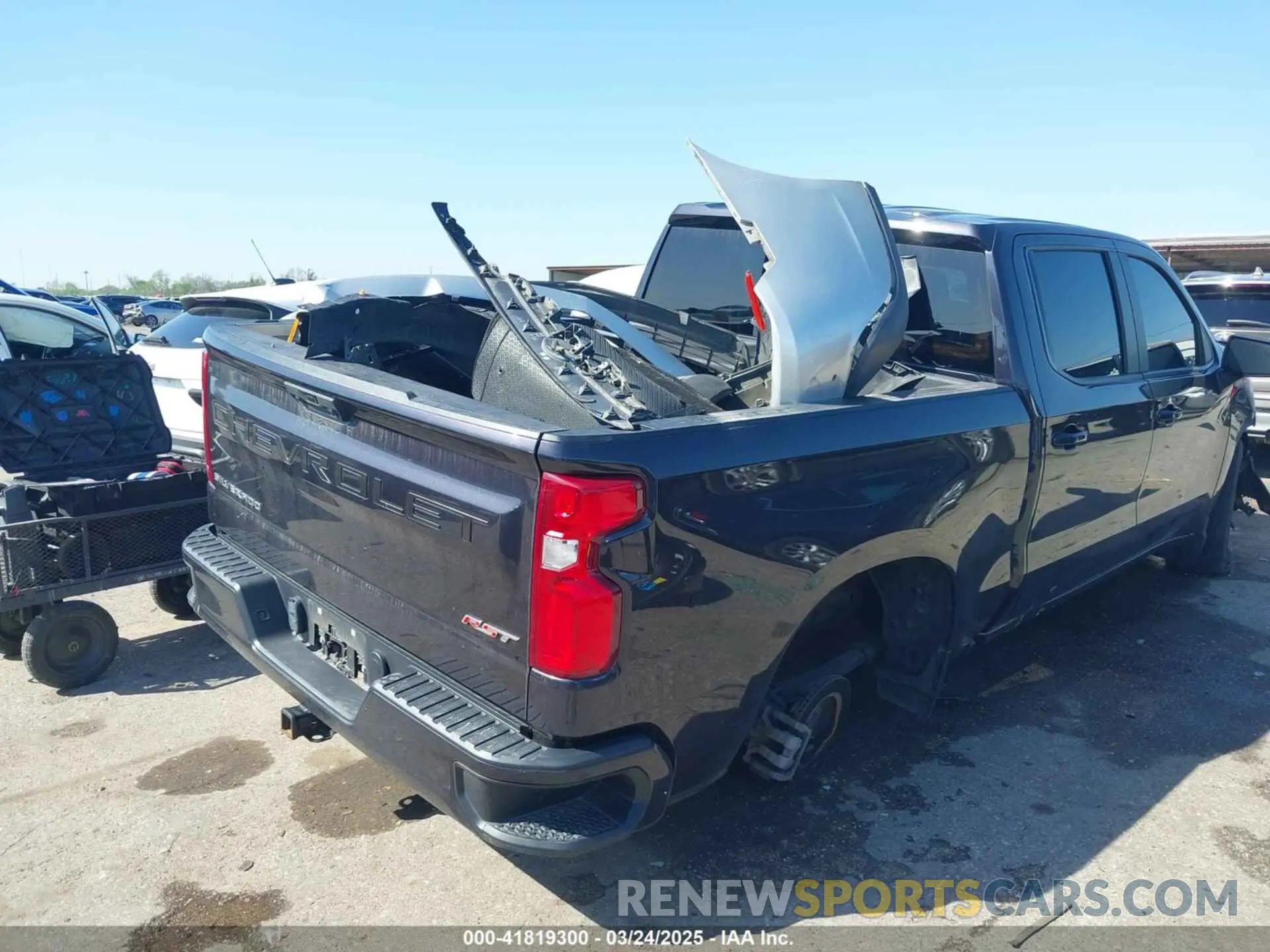 4 Photograph of a damaged car 3GCPADED4NG614504 CHEVROLET SILVERADO 1500 2022