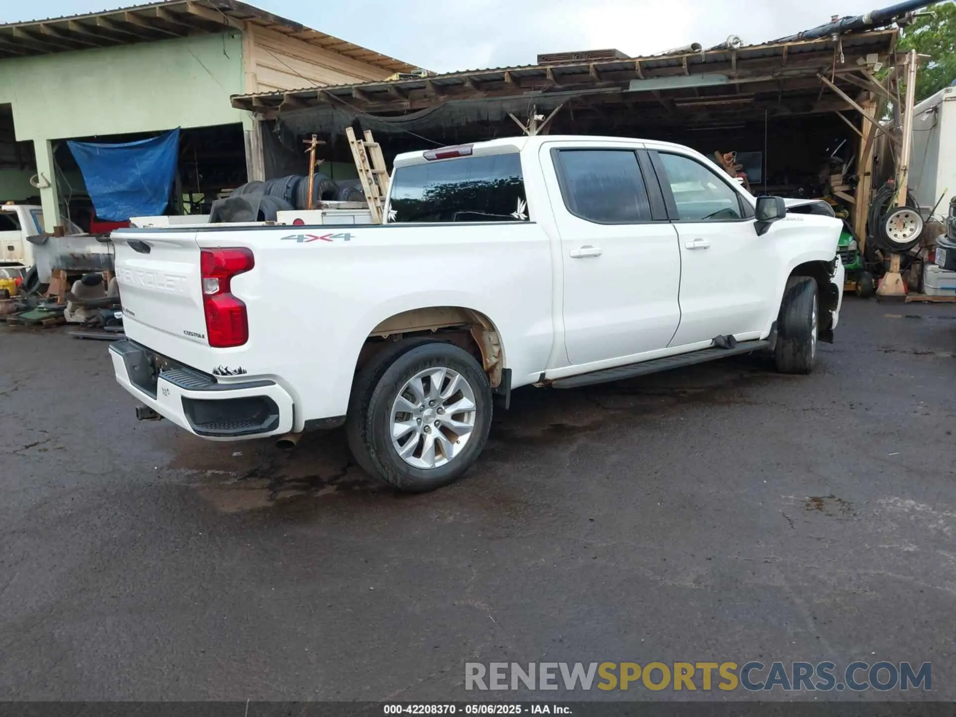 4 Photograph of a damaged car 3GCPDBEK8NG657348 CHEVROLET SILVERADO 1500 2022