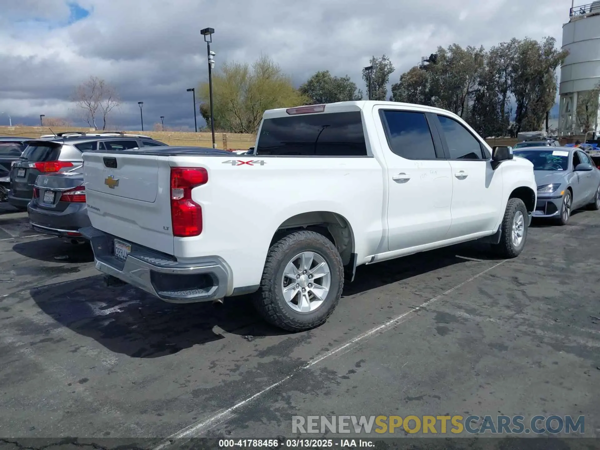 4 Фотография поврежденного автомобиля 3GCUDDED6NG573769 CHEVROLET SILVERADO 1500 2022
