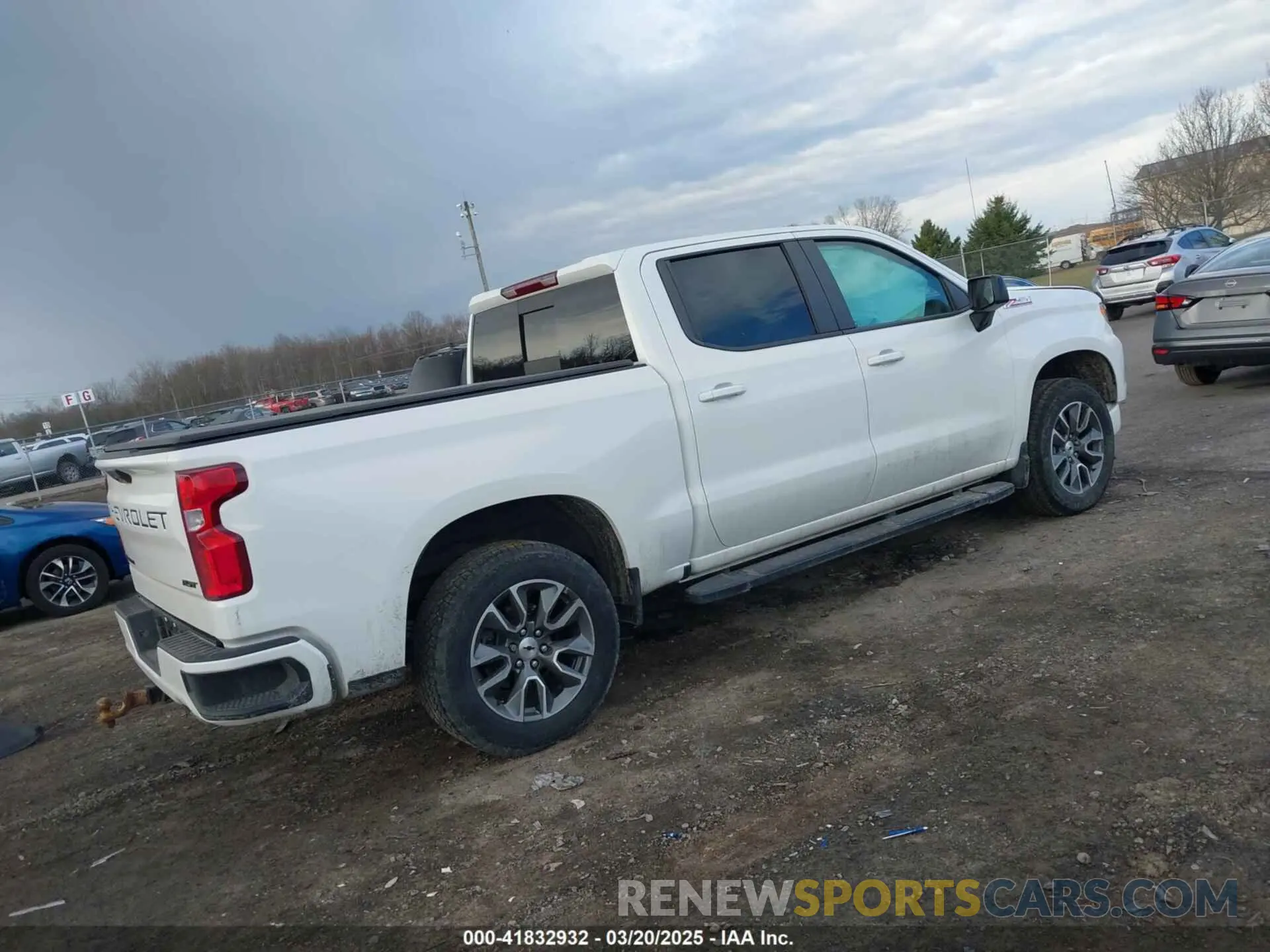 4 Фотография поврежденного автомобиля 3GCUDEET5NG690627 CHEVROLET SILVERADO 1500 2022