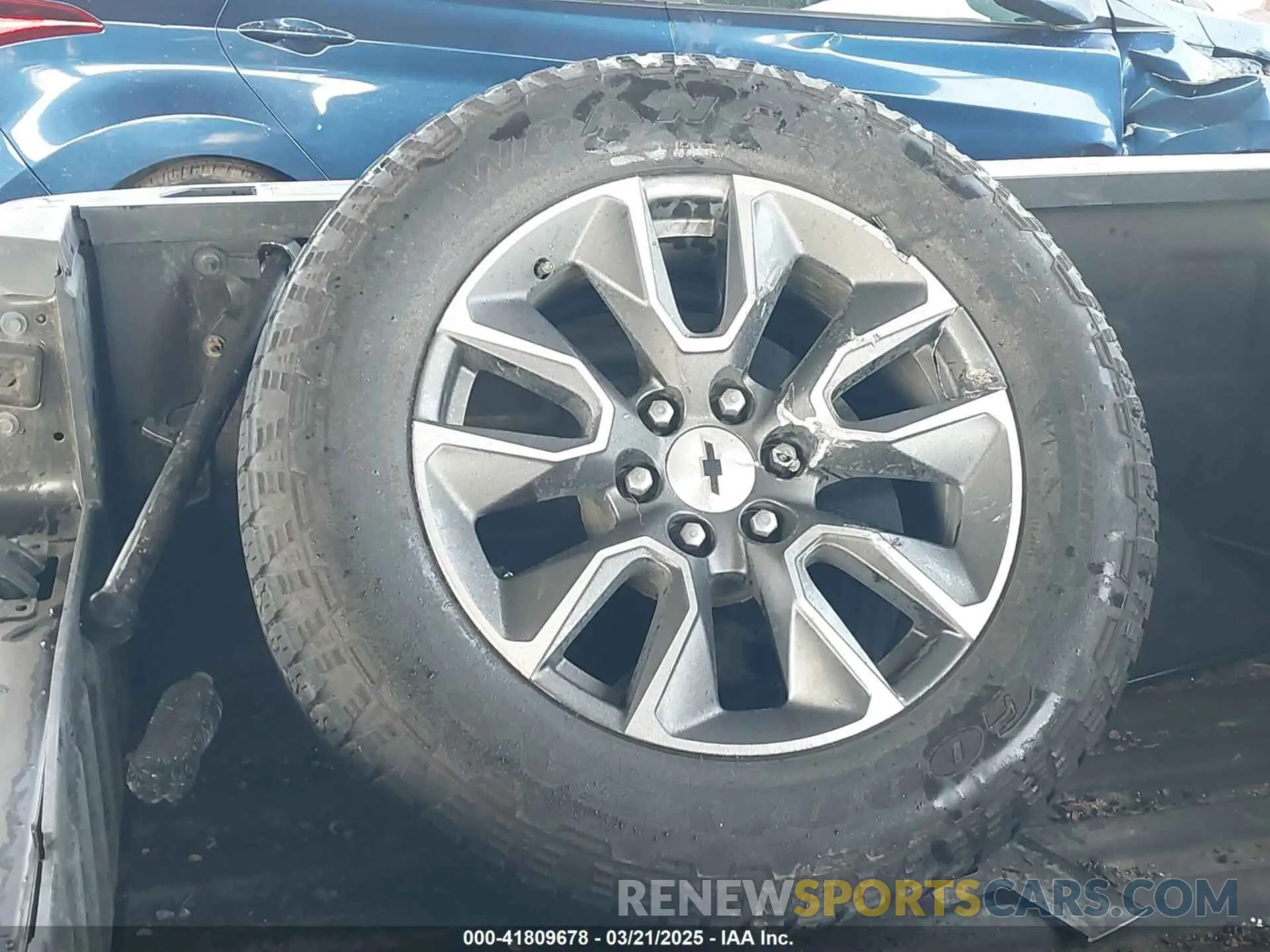 12 Photograph of a damaged car 3GCUDEETXNG583752 CHEVROLET SILVERADO 1500 2022