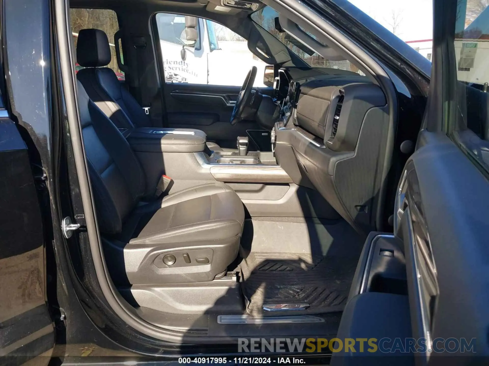 5 Photograph of a damaged car 3GCUDGED6NG517803 CHEVROLET SILVERADO 1500 2022