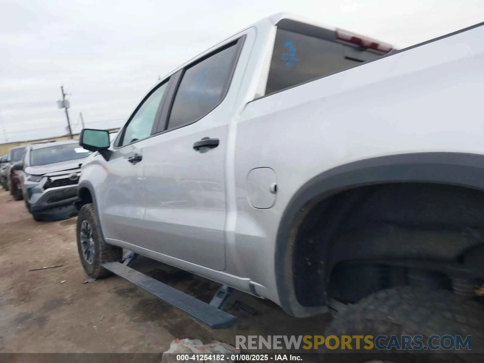 14 Photograph of a damaged car 3GCUDHEL3NG600960 CHEVROLET SILVERADO 1500 2022