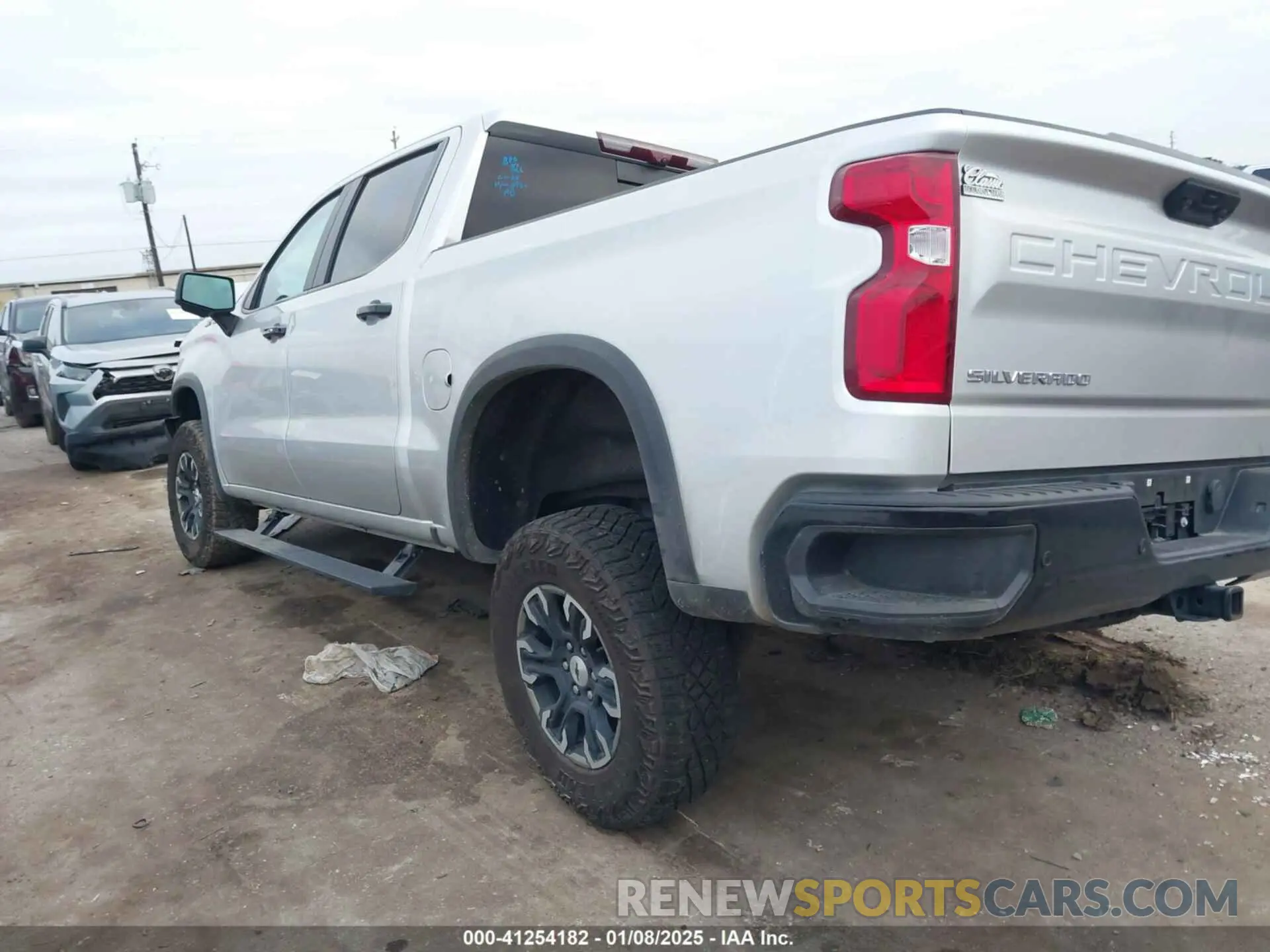 3 Photograph of a damaged car 3GCUDHEL3NG600960 CHEVROLET SILVERADO 1500 2022