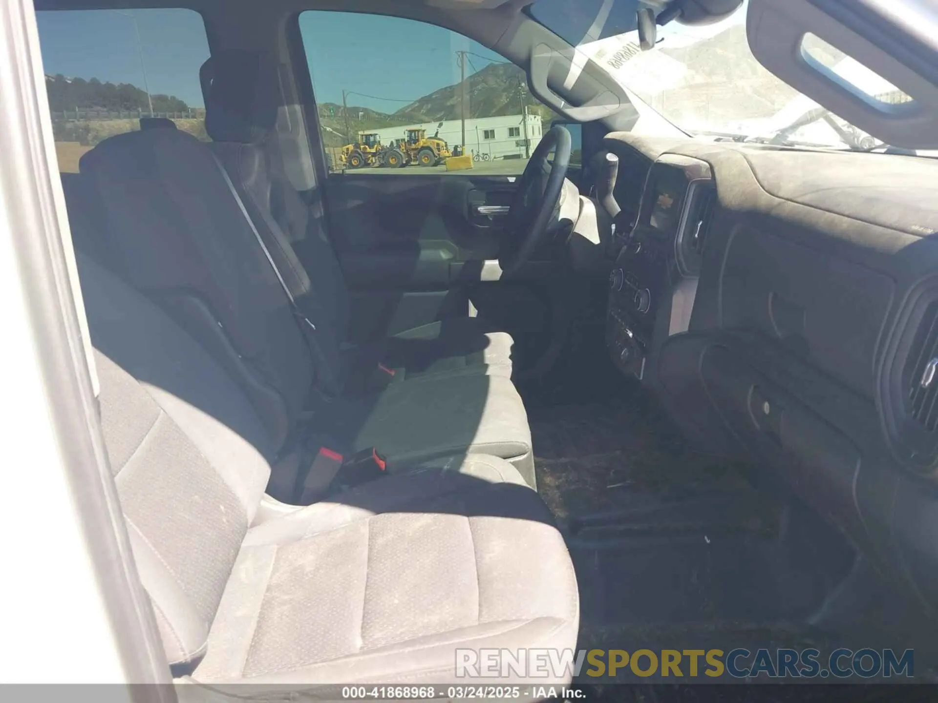 5 Photograph of a damaged car 1GCPDAEKXPZ160329 CHEVROLET SILVERADO 1500 2023
