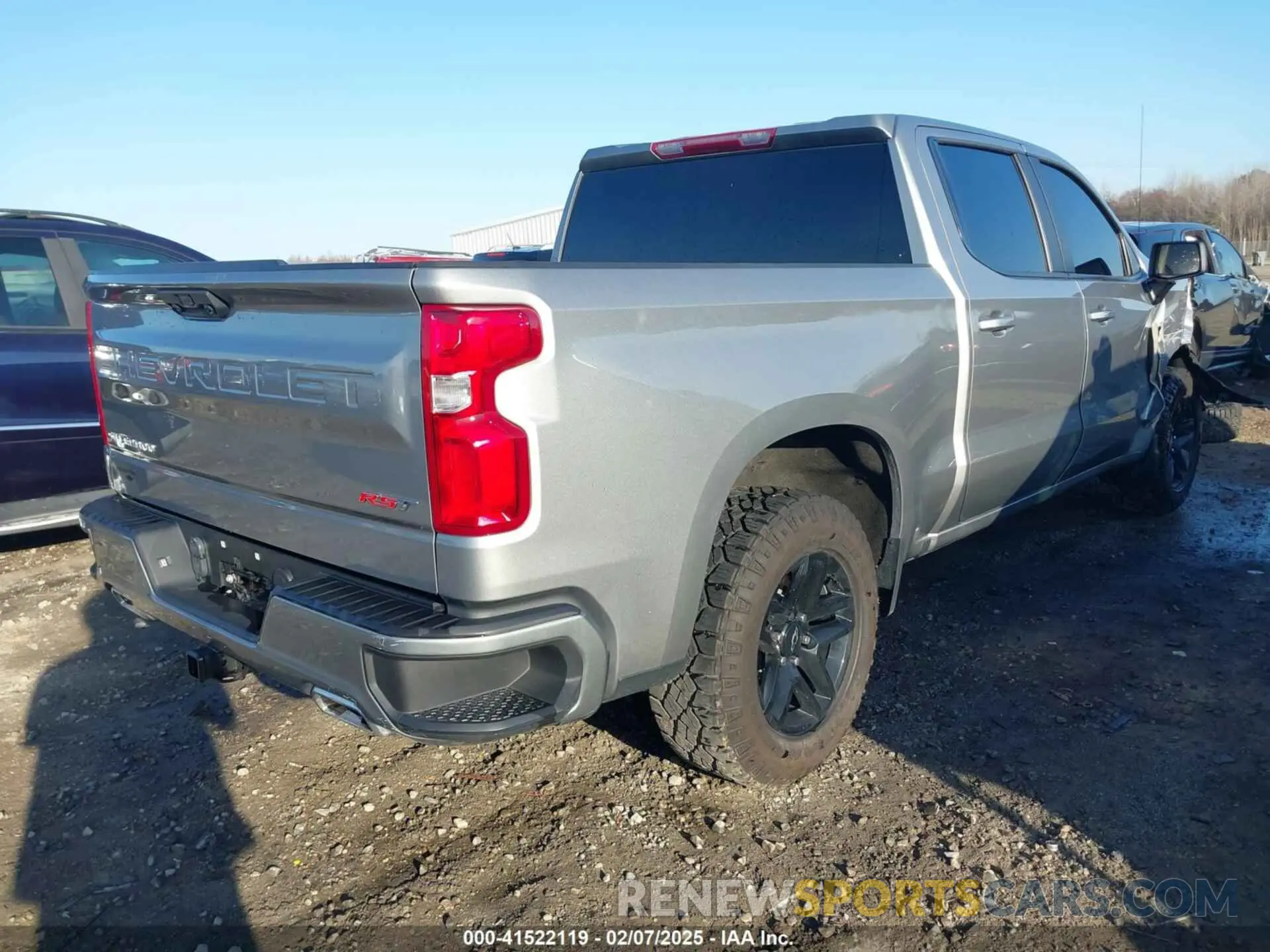 4 Фотография поврежденного автомобиля 1GCUDEE83PZ220384 CHEVROLET SILVERADO 1500 2023