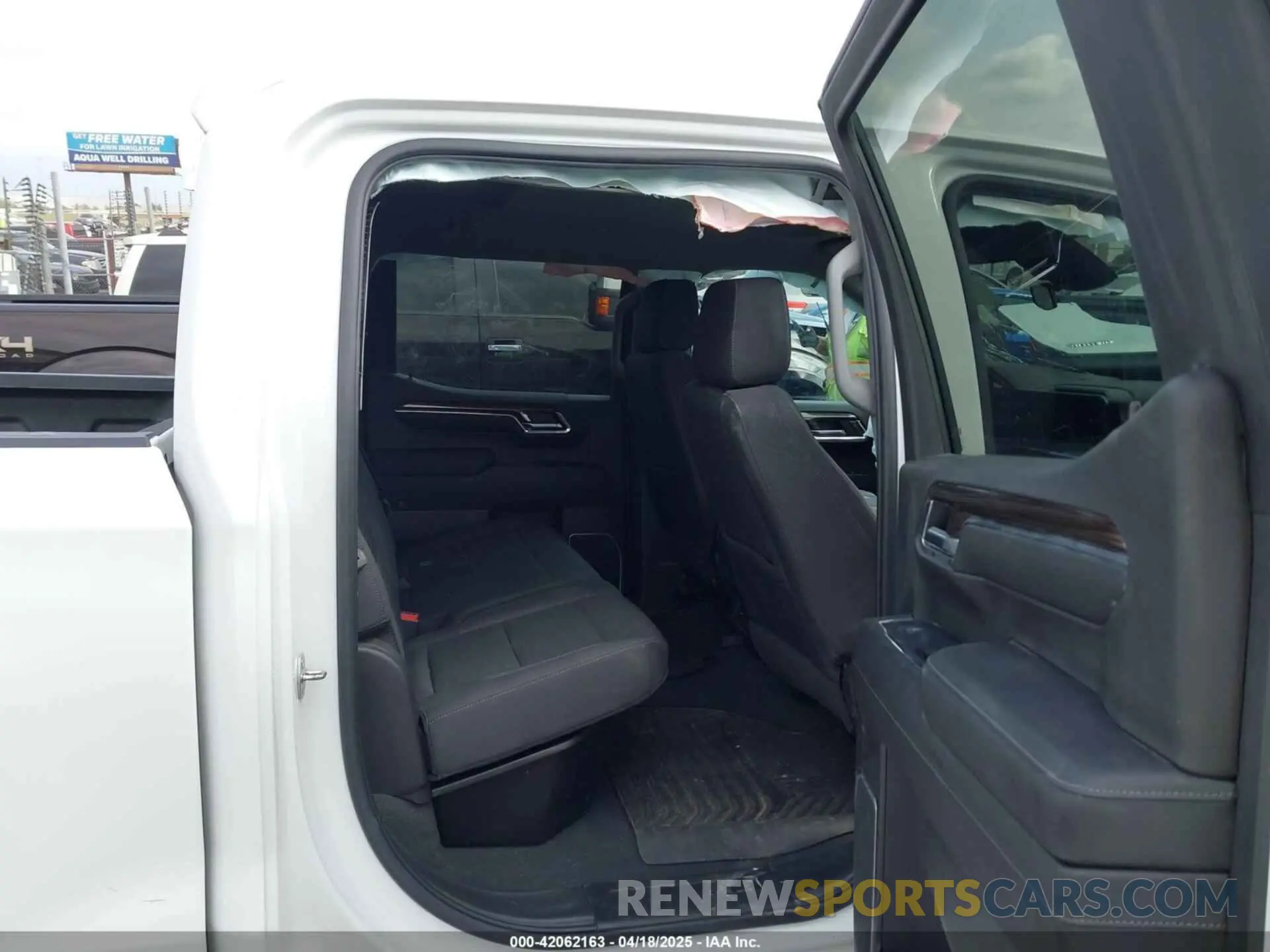 8 Фотография поврежденного автомобиля 1GCUDEE84PZ204646 CHEVROLET SILVERADO 1500 2023