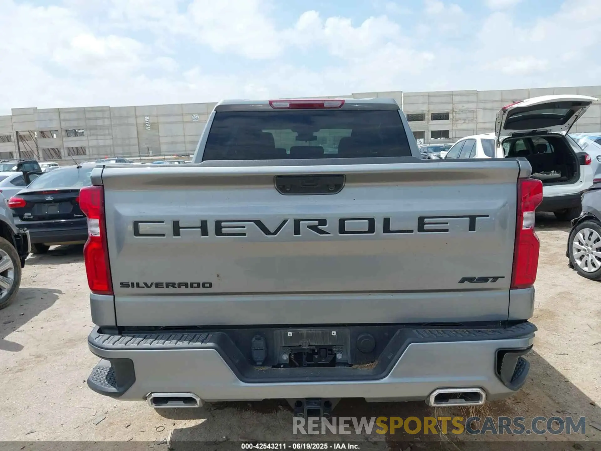 17 Photograph of a damaged car 1GCUDEE85PZ329767 CHEVROLET SILVERADO 1500 2023