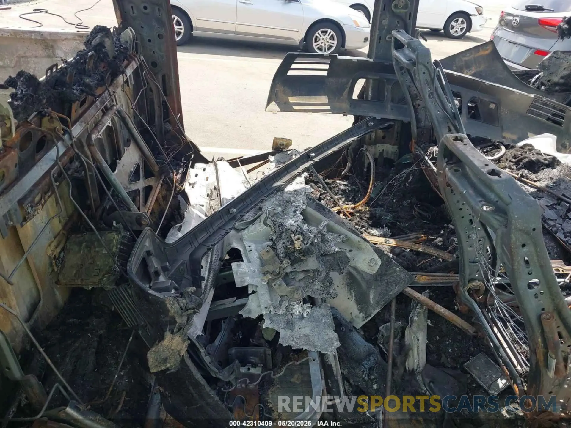 8 Photograph of a damaged car 1GCUDEE8XPZ142475 CHEVROLET SILVERADO 1500 2023
