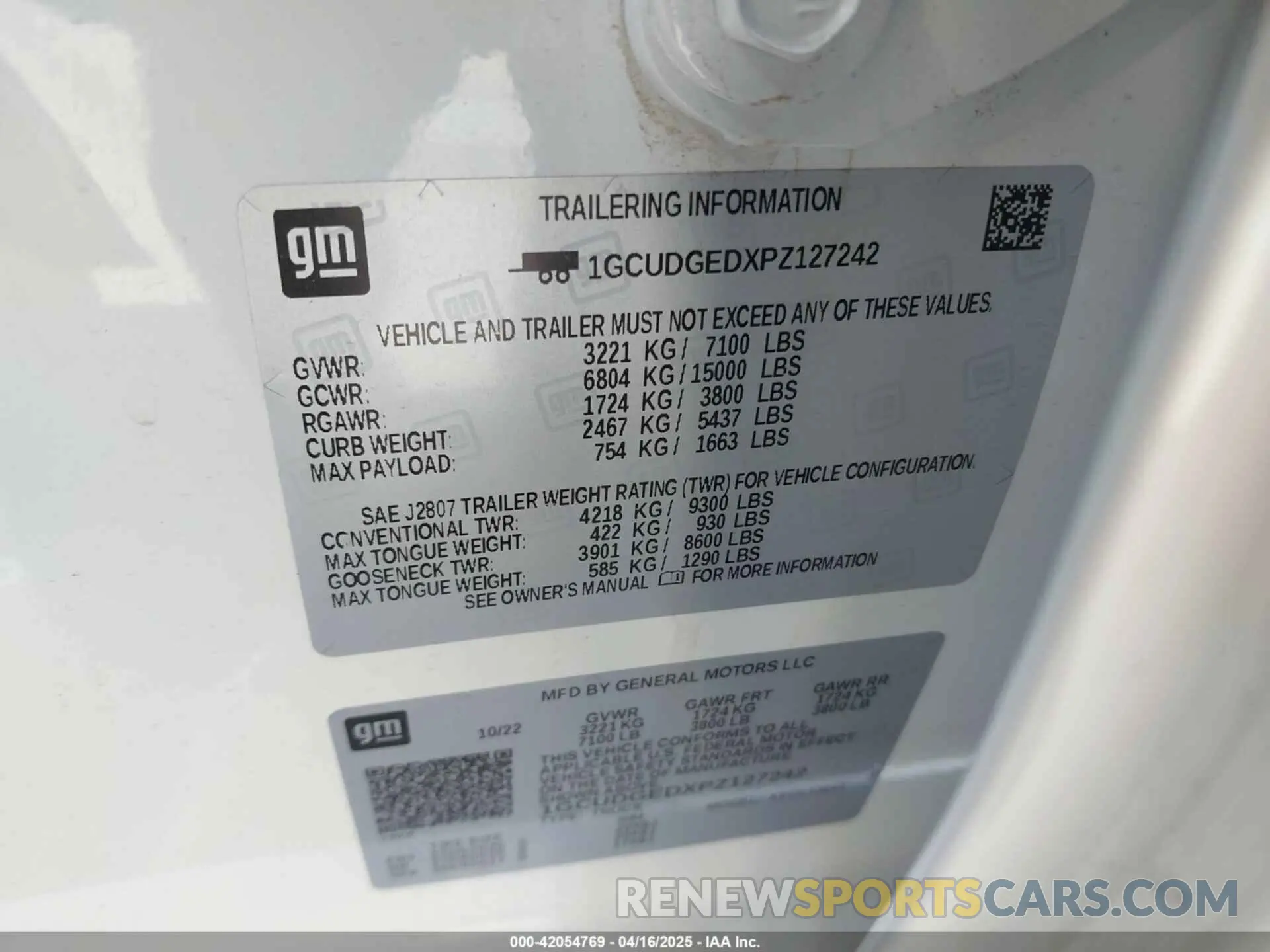9 Photograph of a damaged car 1GCUDGEDXPZ127242 CHEVROLET SILVERADO 1500 2023