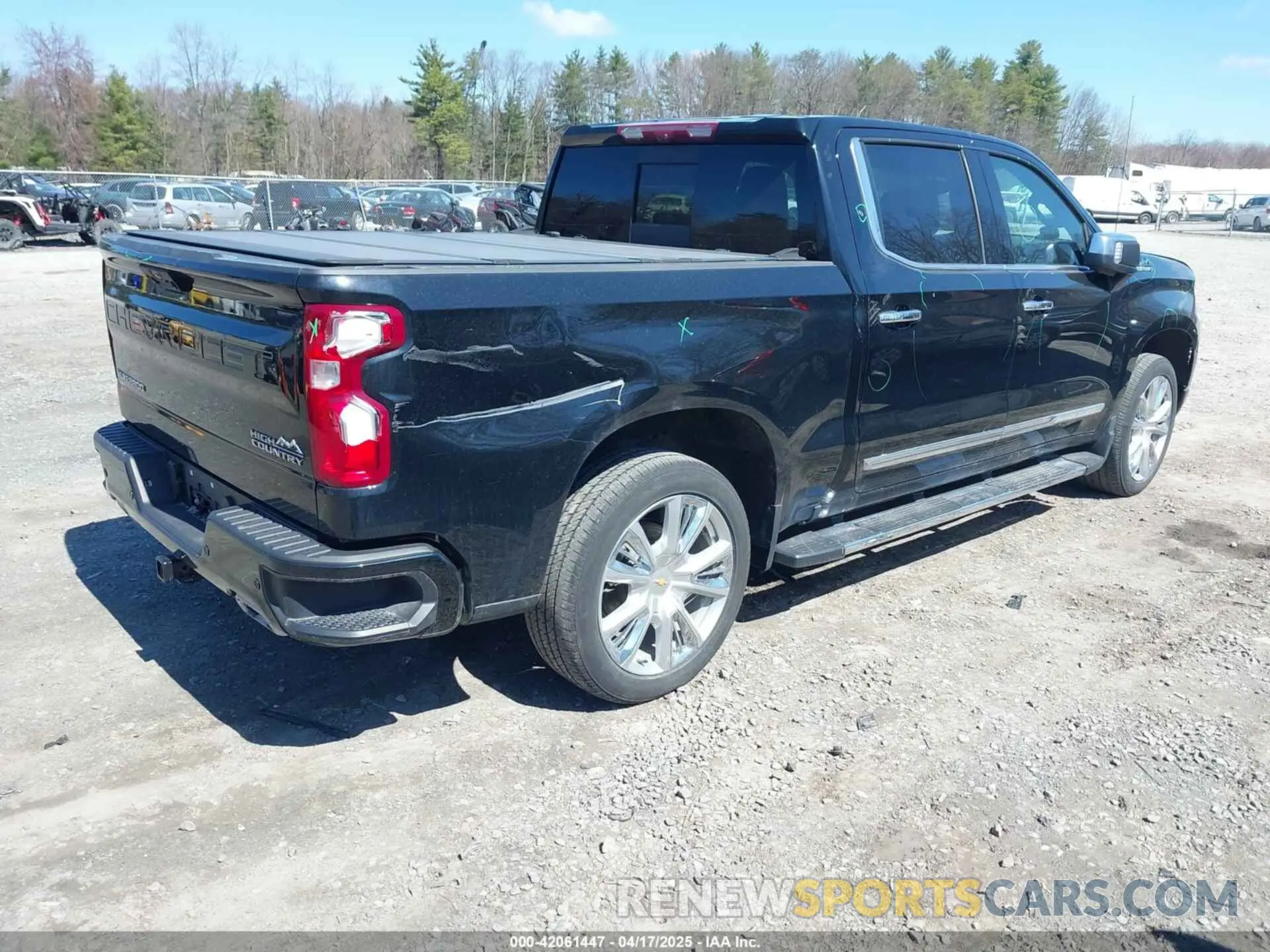 4 Фотография поврежденного автомобиля 1GCUDJE82PZ244782 CHEVROLET SILVERADO 1500 2023
