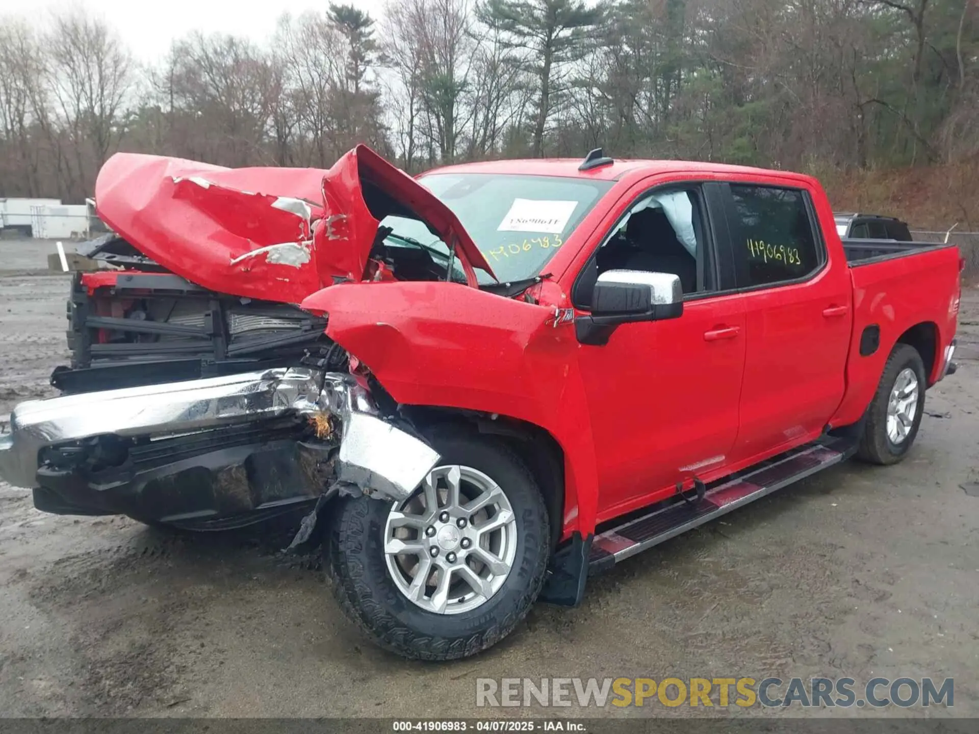 2 Photograph of a damaged car 2GCUDDED4P1137188 CHEVROLET SILVERADO 1500 2023
