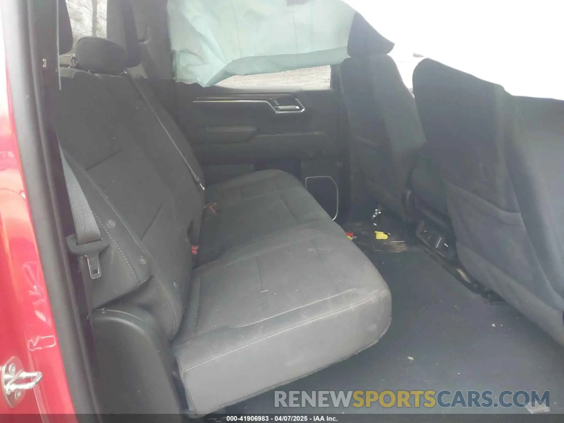 8 Photograph of a damaged car 2GCUDDED4P1137188 CHEVROLET SILVERADO 1500 2023