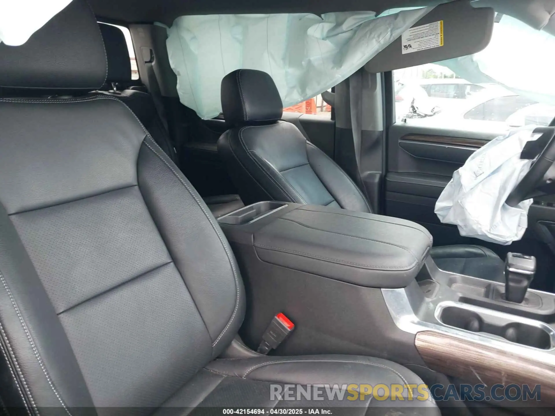 5 Фотография поврежденного автомобиля 2GCUDDED8P1140935 CHEVROLET SILVERADO 1500 2023