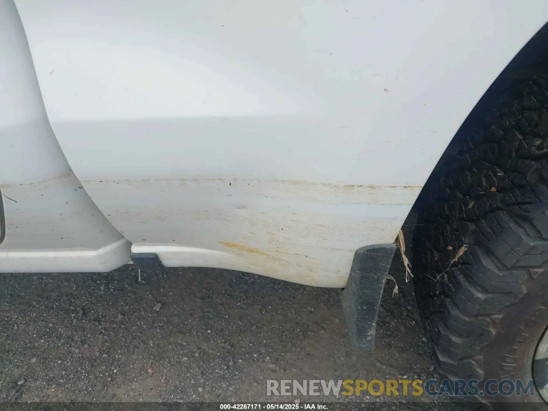 12 Photograph of a damaged car 2GCUDEED0P1142975 CHEVROLET SILVERADO 1500 2023