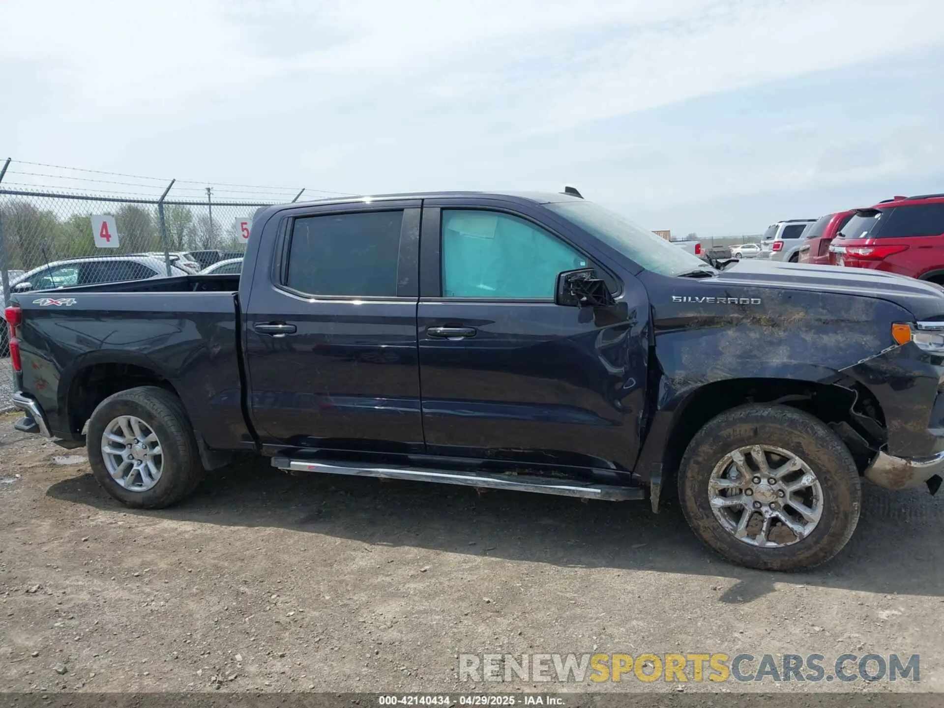 13 Photograph of a damaged car 3GCPDKEK8PG260418 CHEVROLET SILVERADO 1500 2023