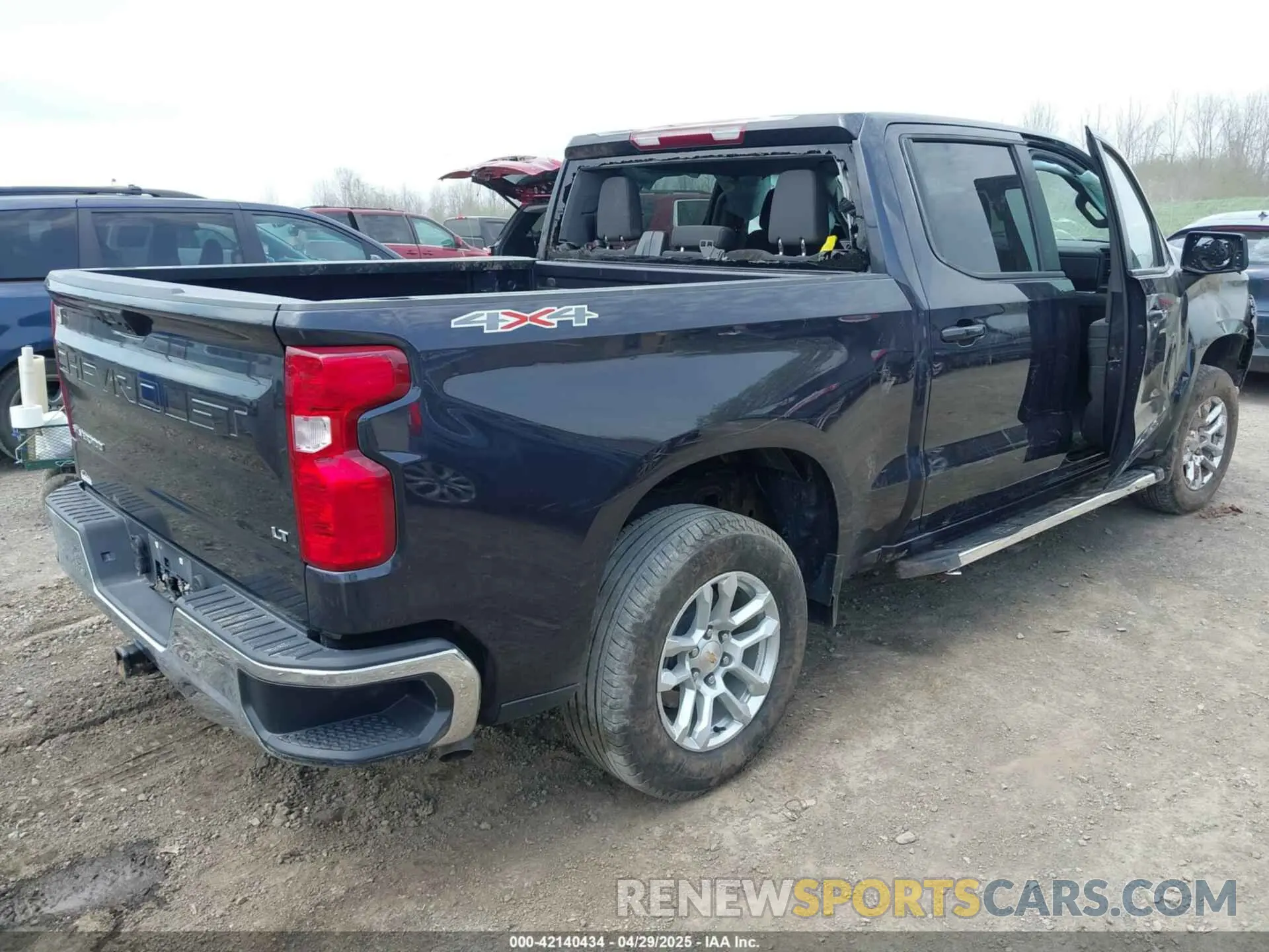 4 Photograph of a damaged car 3GCPDKEK8PG260418 CHEVROLET SILVERADO 1500 2023