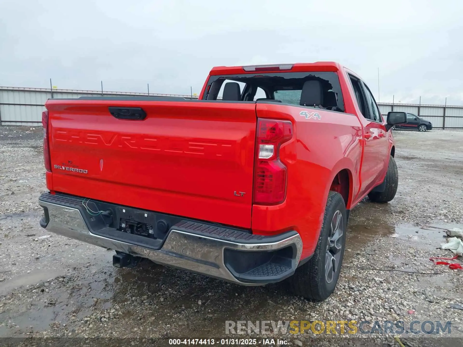 4 Photograph of a damaged car 3GCUDDED4PG258486 CHEVROLET SILVERADO 1500 2023