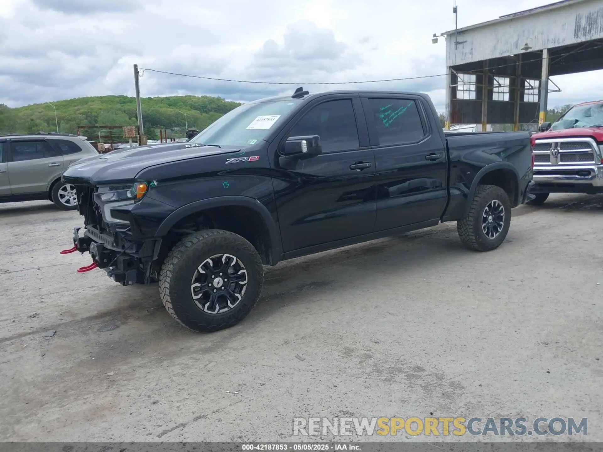 2 Photograph of a damaged car 3GCUDHEL0PG130793 CHEVROLET SILVERADO 1500 2023