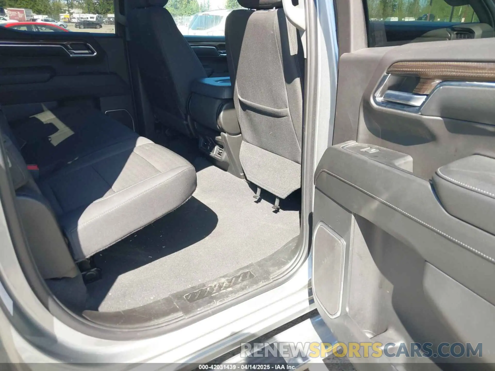 8 Фотография поврежденного автомобиля 1GCPACED4RZ200574 CHEVROLET SILVERADO 1500 2024