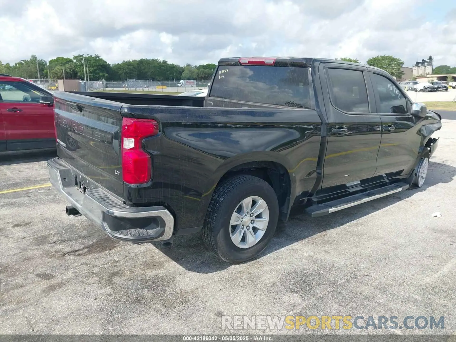 4 Photograph of a damaged car 1GCPACEK3RZ172202 CHEVROLET SILVERADO 1500 2024