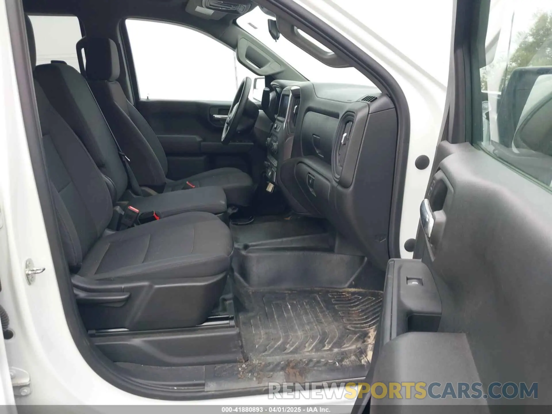 5 Photograph of a damaged car 1GCUDAED5RZ111448 CHEVROLET SILVERADO 1500 2024