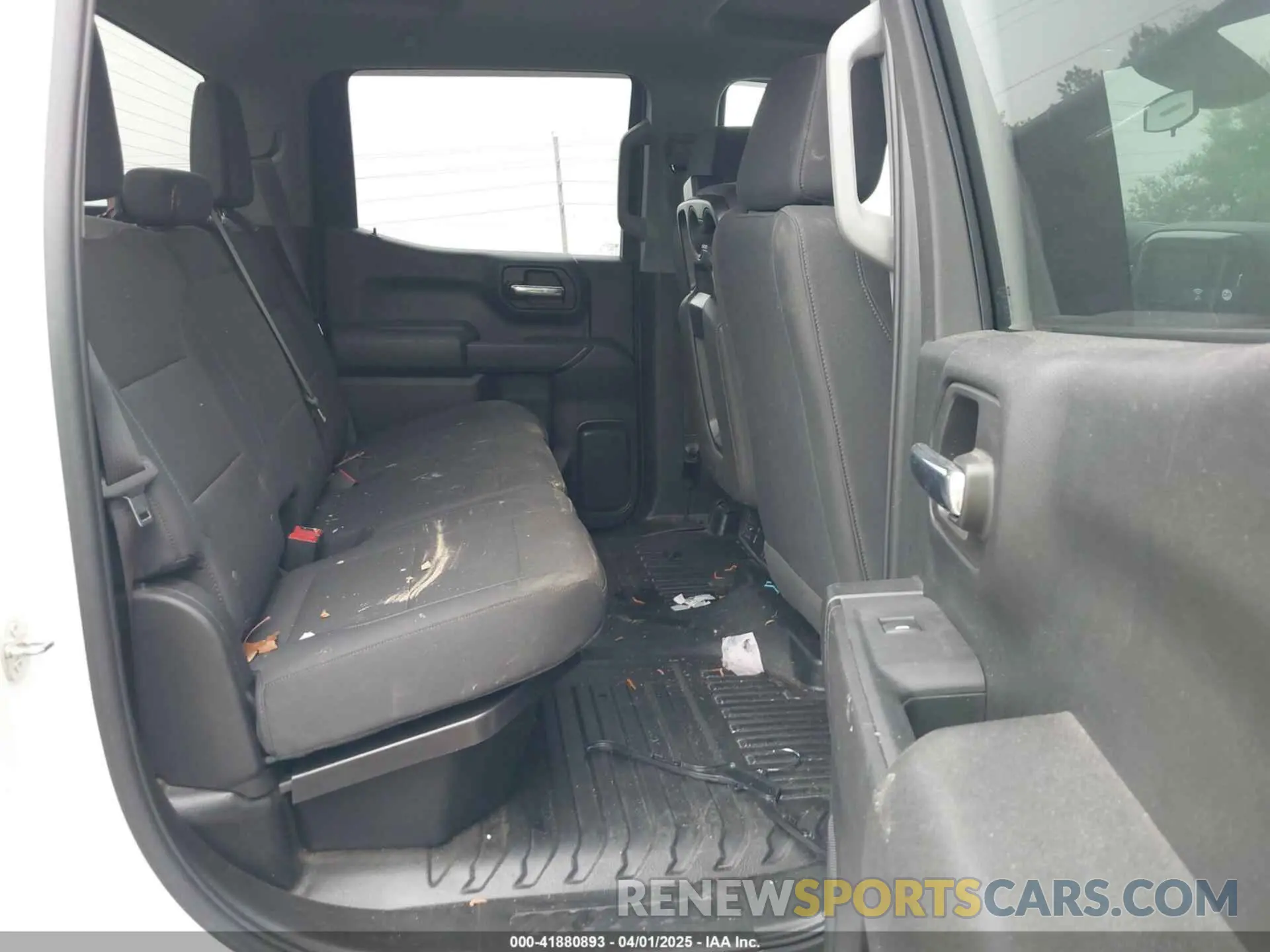 8 Photograph of a damaged car 1GCUDAED5RZ111448 CHEVROLET SILVERADO 1500 2024
