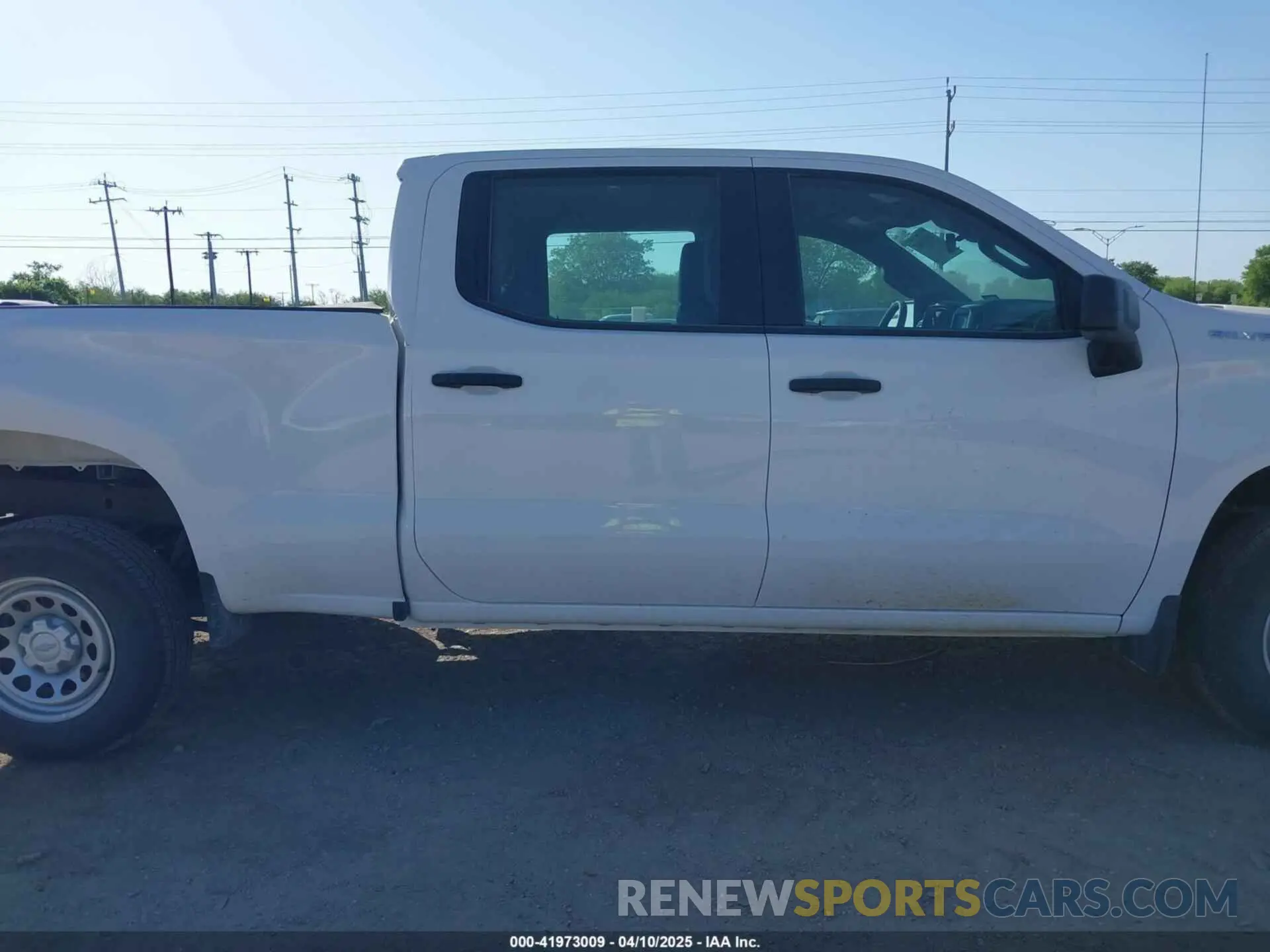 13 Photograph of a damaged car 1GCUDAEDXRZ342524 CHEVROLET SILVERADO 1500 2024