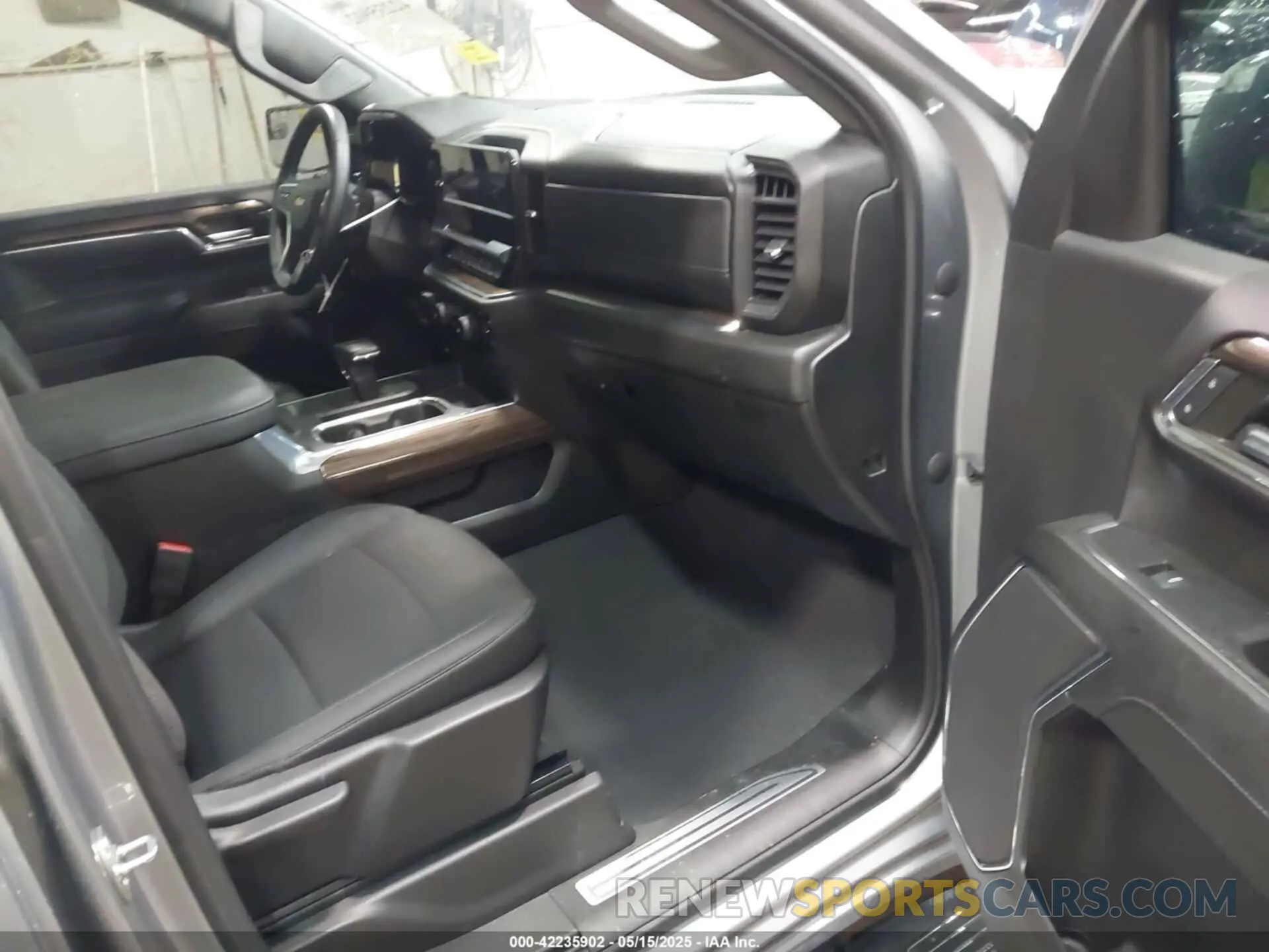 5 Фотография поврежденного автомобиля 1GCUDDED3RZ112731 CHEVROLET SILVERADO 1500 2024