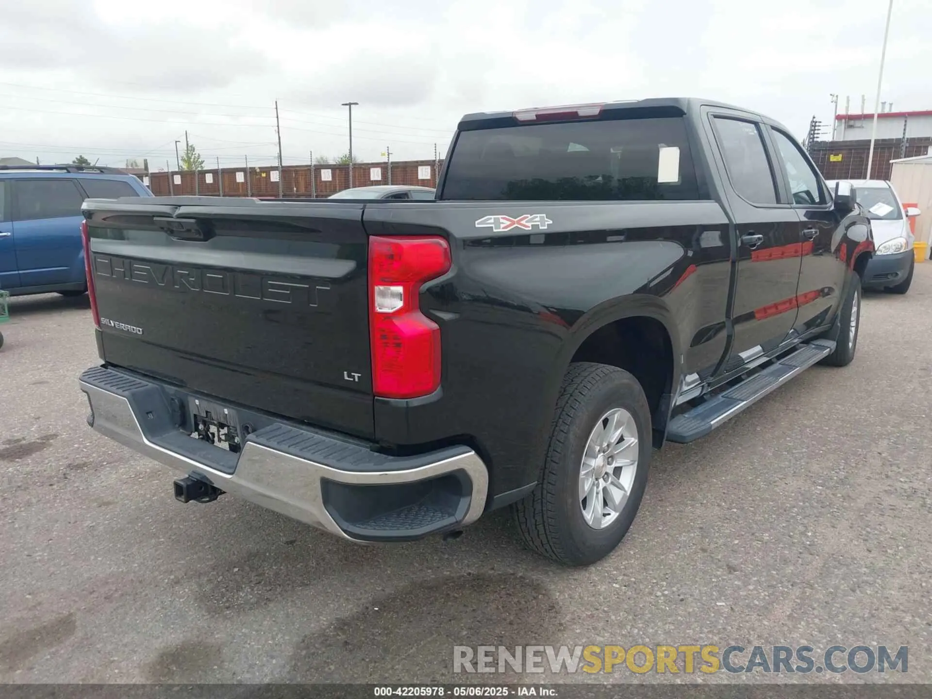 4 Фотография поврежденного автомобиля 1GCUDDED7RZ175394 CHEVROLET SILVERADO 1500 2024