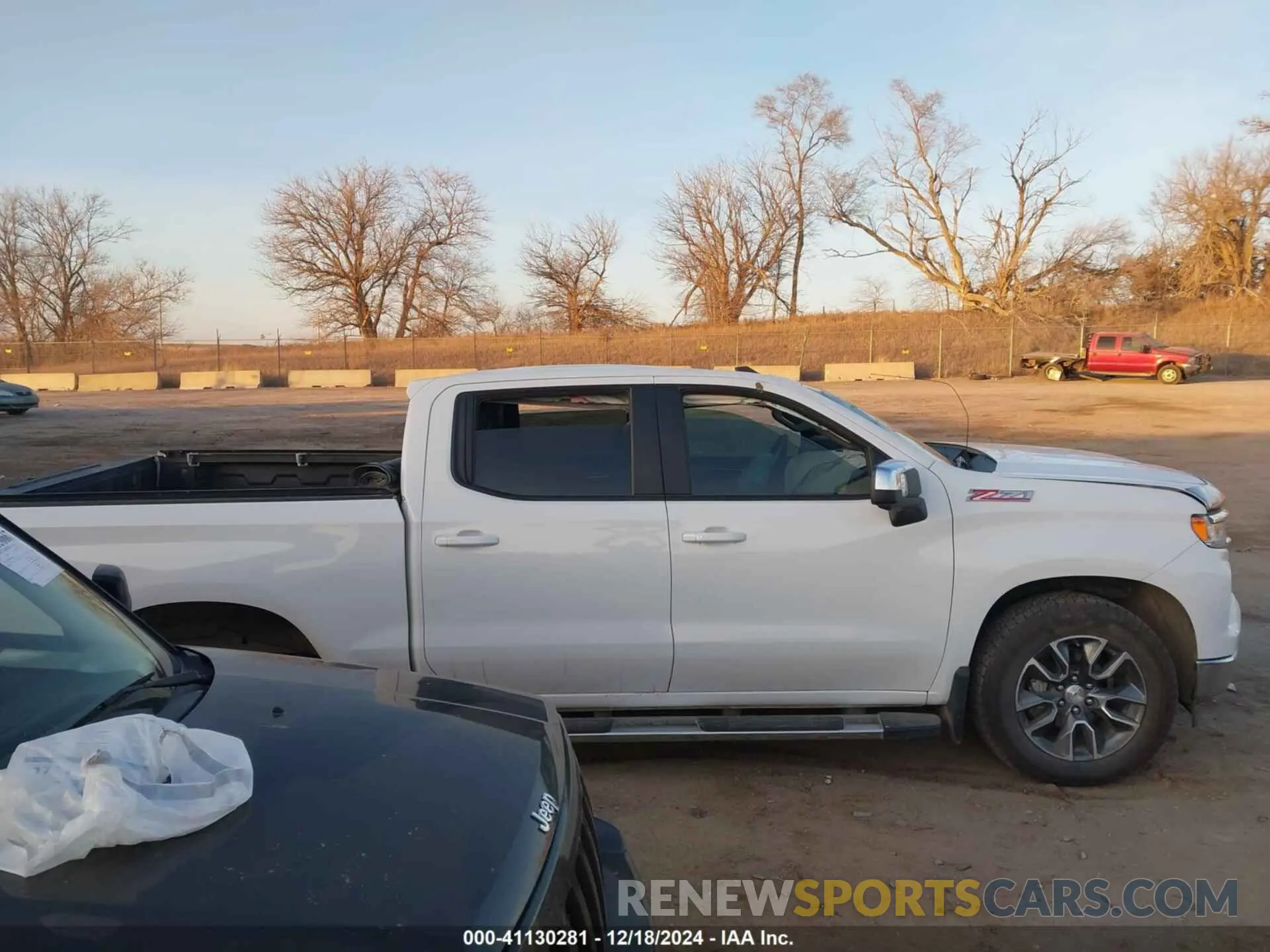 13 Фотография поврежденного автомобиля 1GCUDDED9RZ335498 CHEVROLET SILVERADO 1500 2024