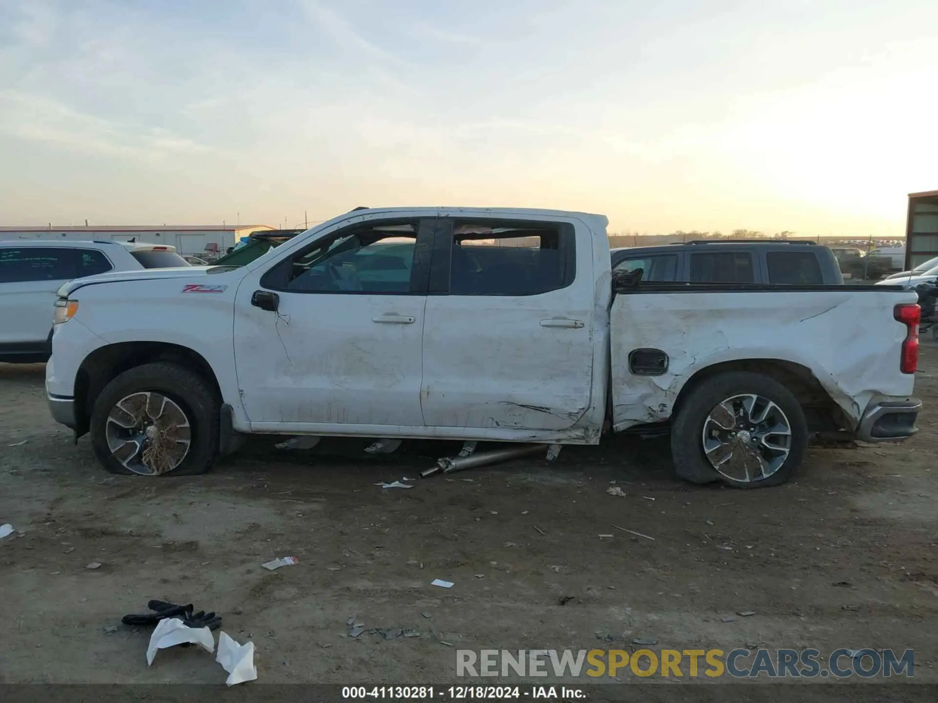 14 Фотография поврежденного автомобиля 1GCUDDED9RZ335498 CHEVROLET SILVERADO 1500 2024