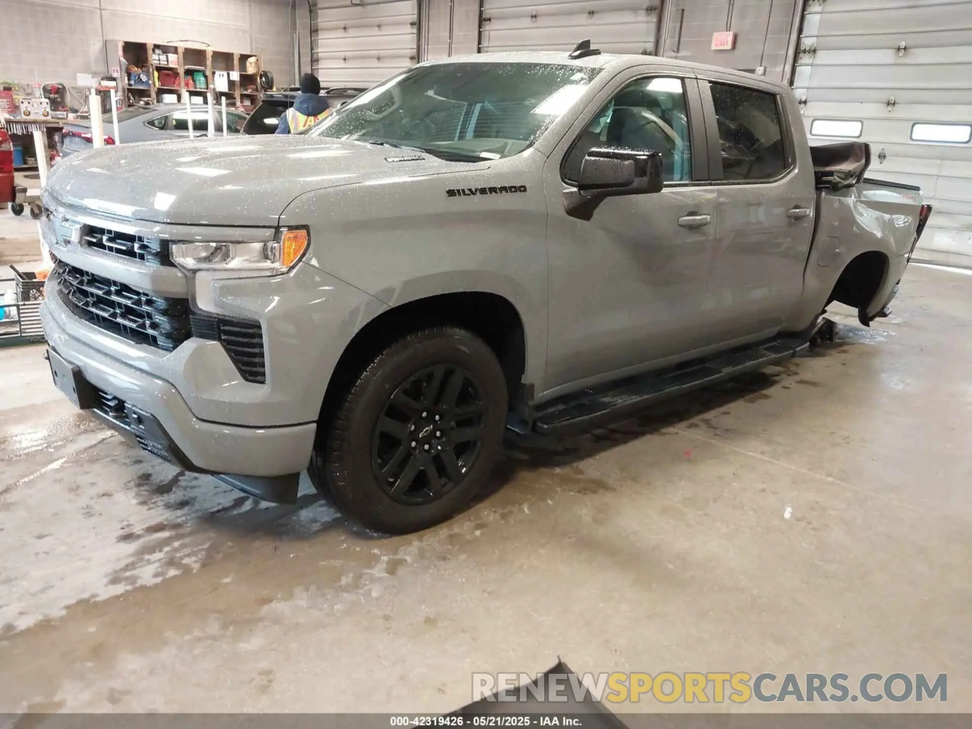 2 Фотография поврежденного автомобиля 1GCUDEE86RZ406472 CHEVROLET SILVERADO 1500 2024