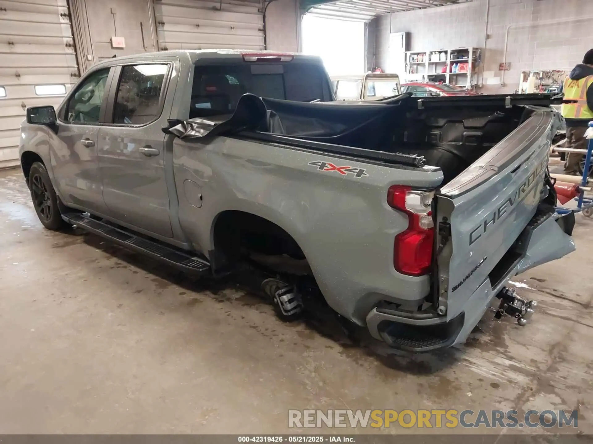 3 Фотография поврежденного автомобиля 1GCUDEE86RZ406472 CHEVROLET SILVERADO 1500 2024