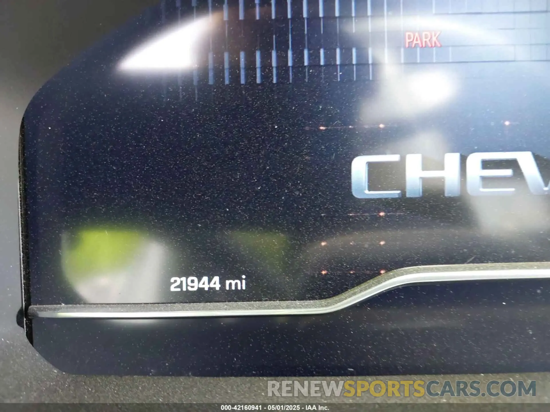 14 Photograph of a damaged car 1GCUDEEL0RZ108200 CHEVROLET SILVERADO 1500 2024