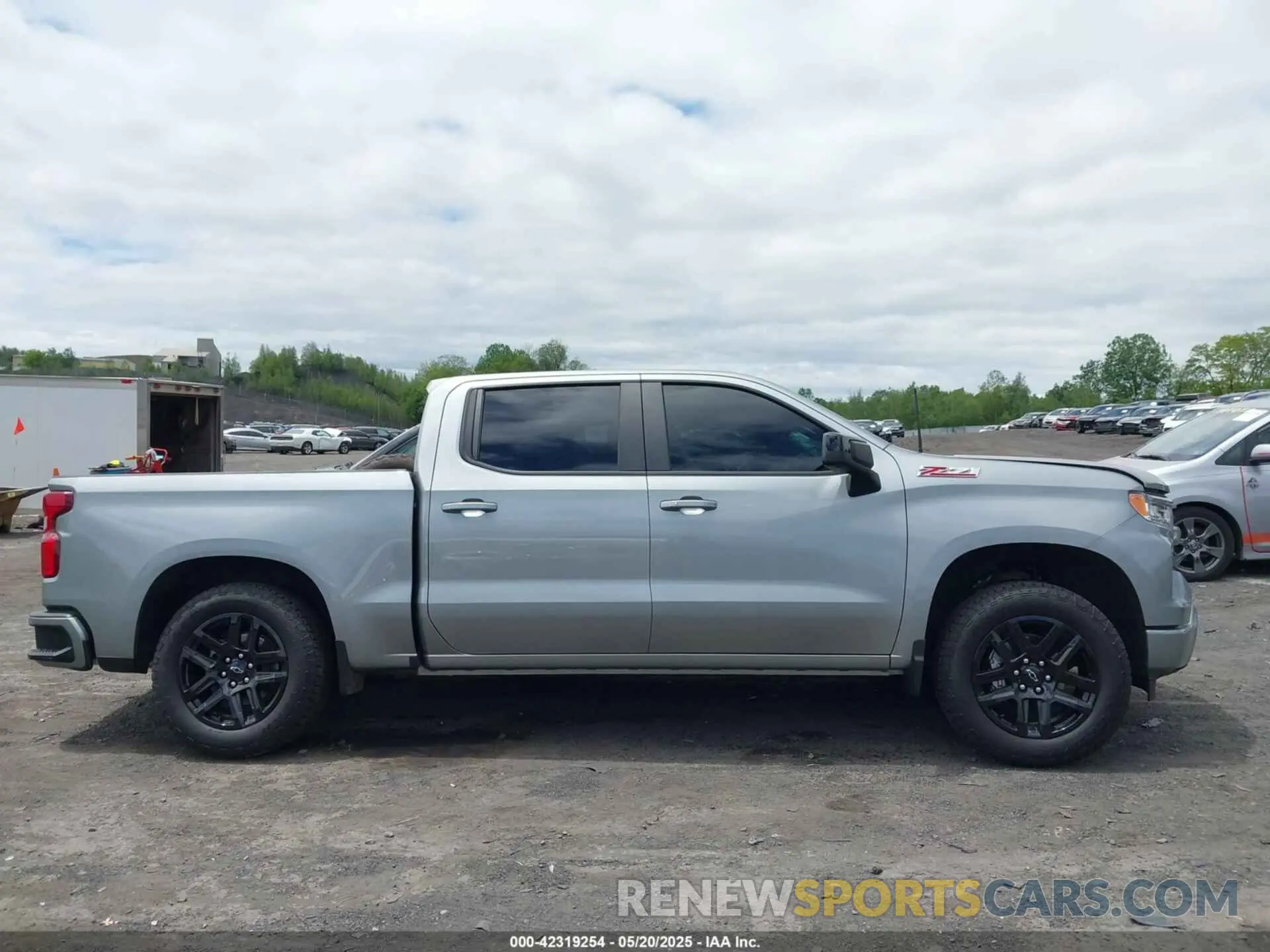 13 Photograph of a damaged car 2GCUDEED7R1274179 CHEVROLET SILVERADO 1500 2024