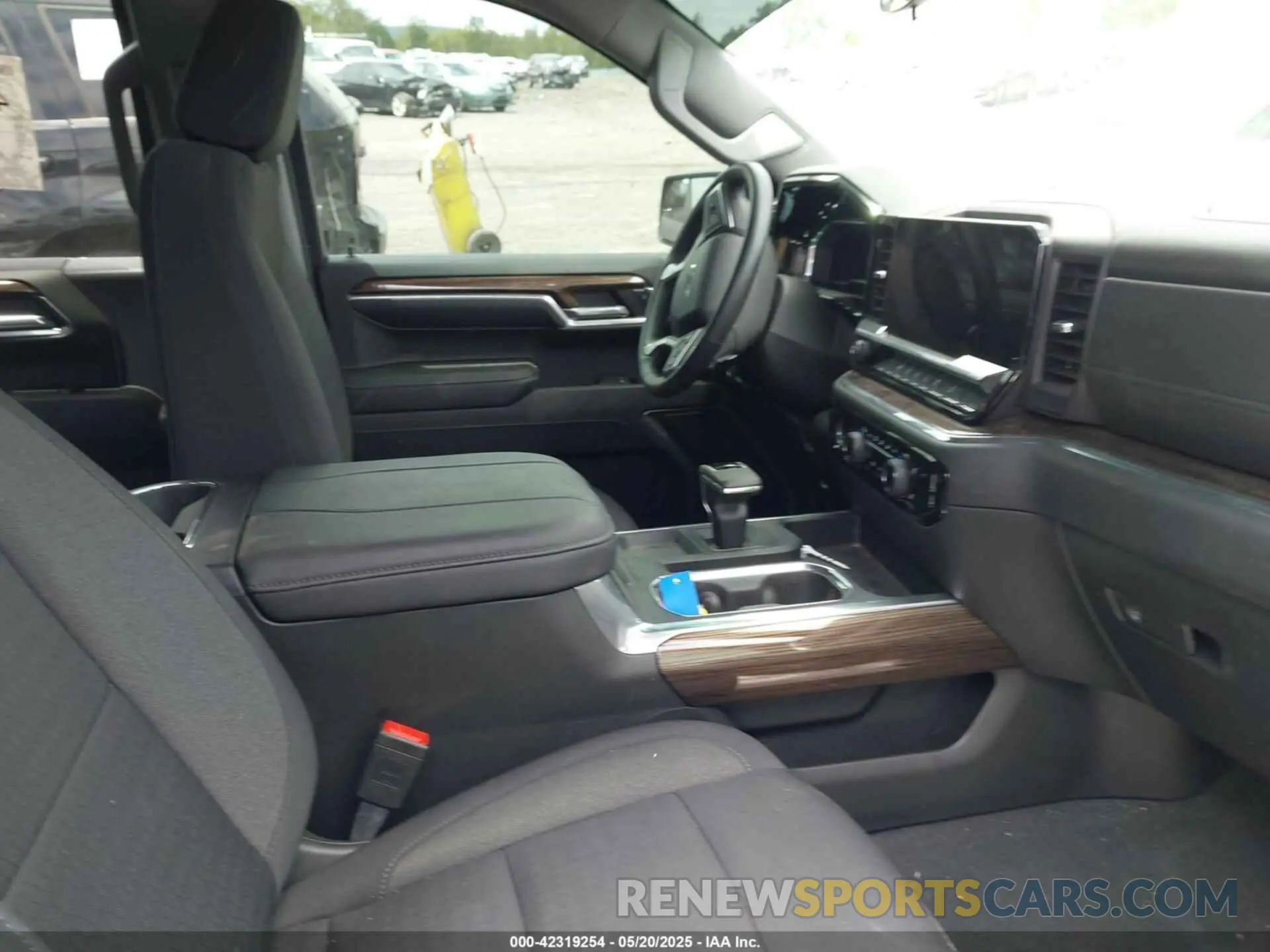 5 Photograph of a damaged car 2GCUDEED7R1274179 CHEVROLET SILVERADO 1500 2024