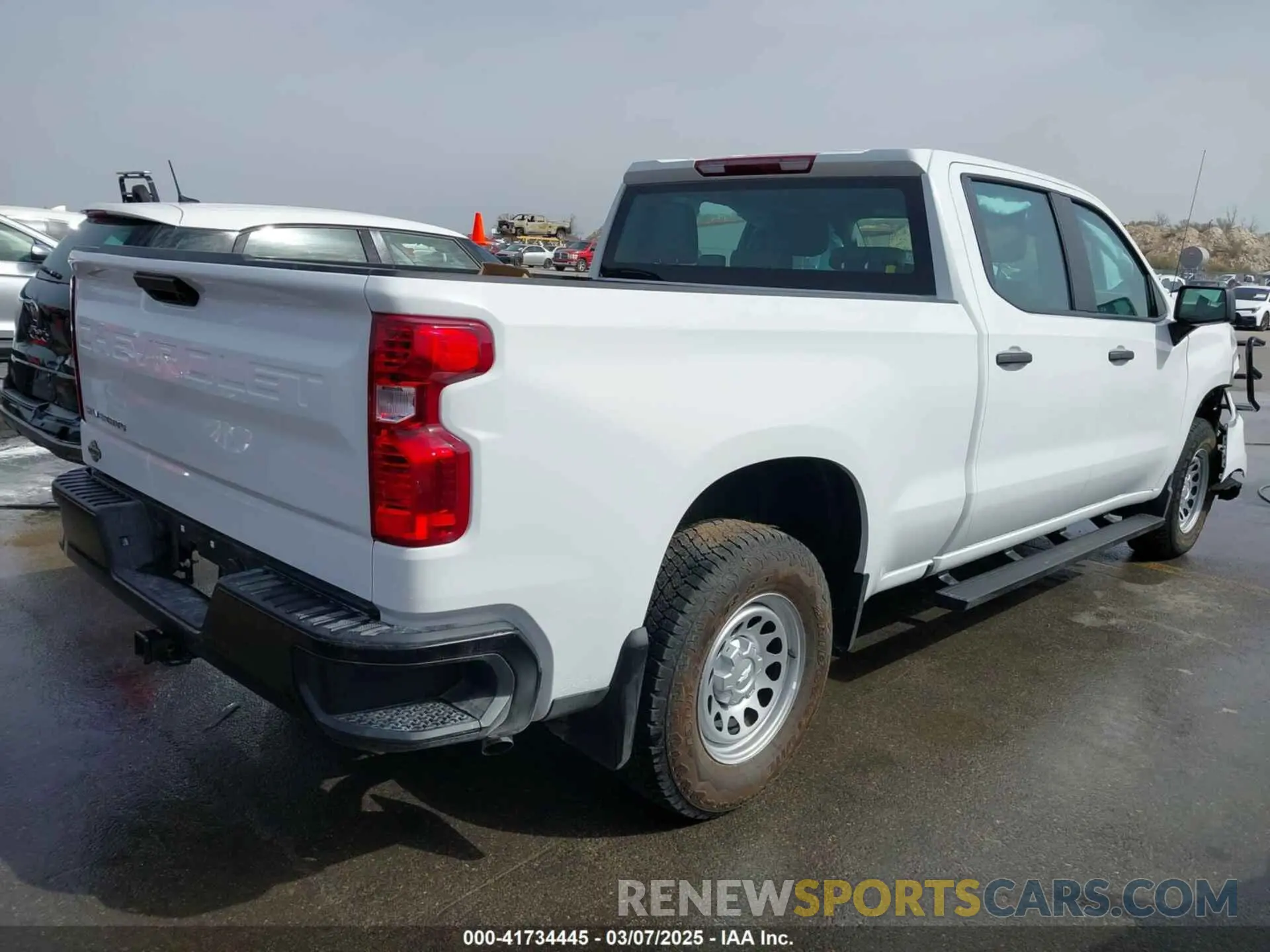 4 Photograph of a damaged car 3GCUDAED3RG454730 CHEVROLET SILVERADO 1500 2024