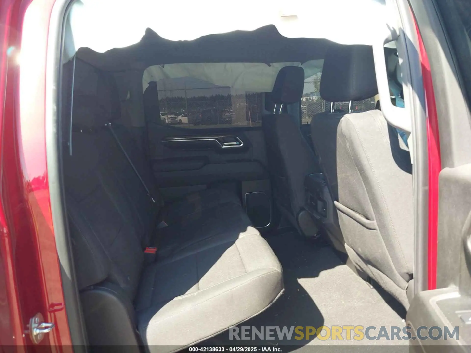 8 Фотография поврежденного автомобиля 3GCUDEED1RG427890 CHEVROLET SILVERADO 1500 2024