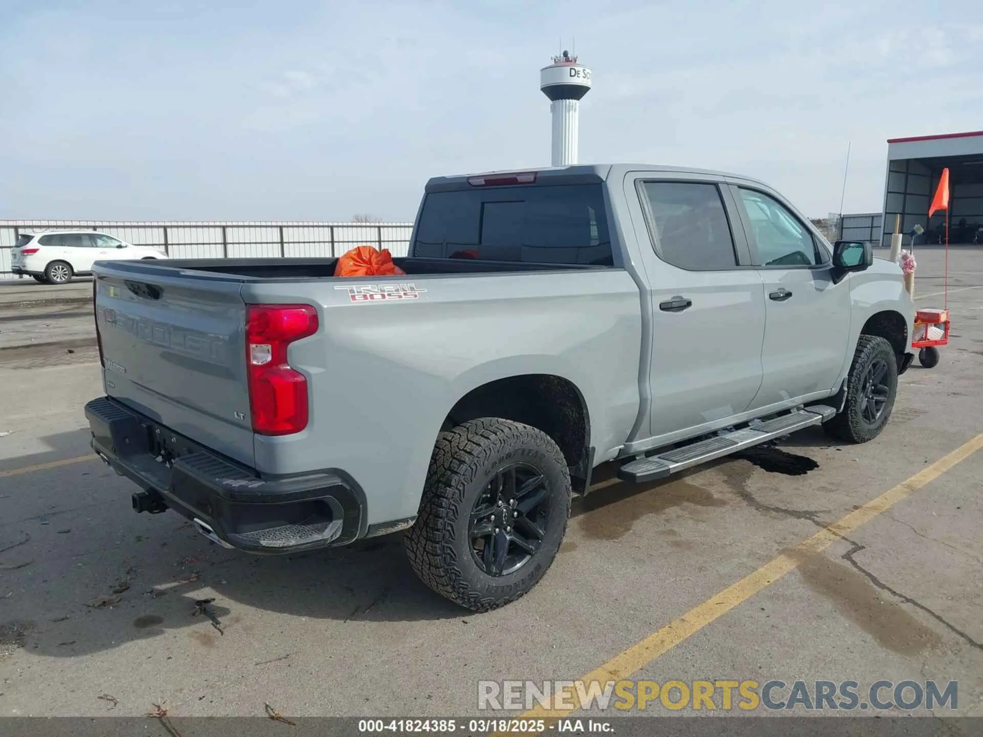 4 Photograph of a damaged car 3GCUDFE83RG314063 CHEVROLET SILVERADO 1500 2024