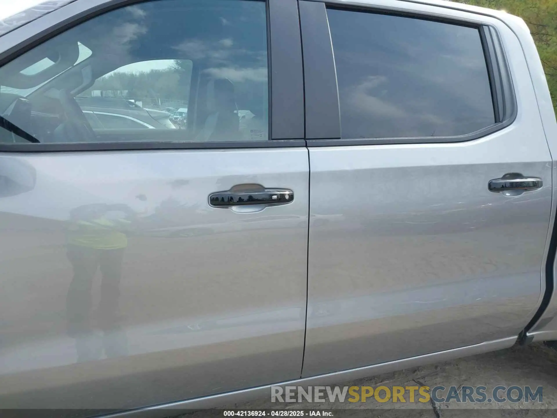 21 Photograph of a damaged car 3GCUDFED3RG430280 CHEVROLET SILVERADO 1500 2024