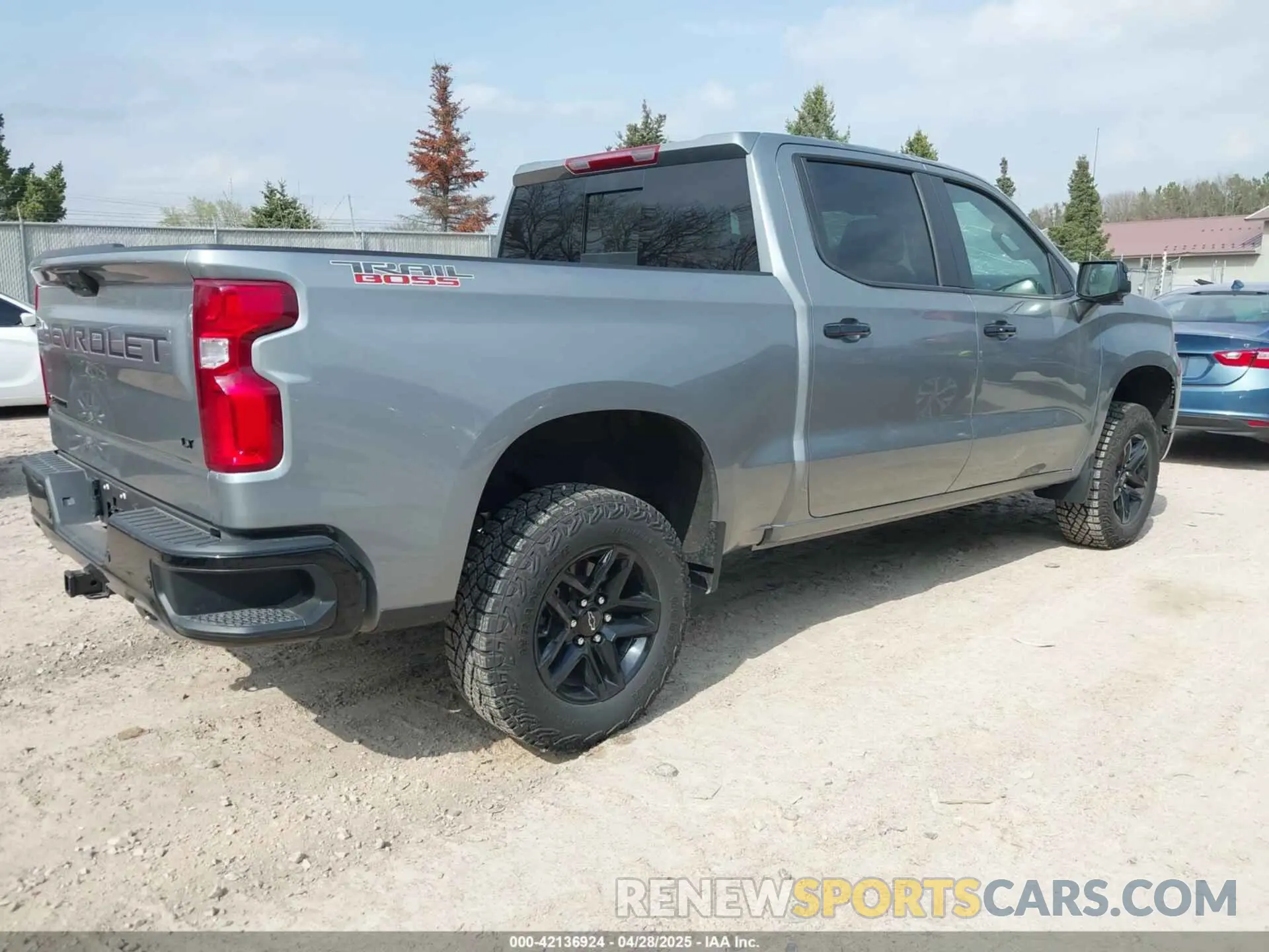 4 Photograph of a damaged car 3GCUDFED3RG430280 CHEVROLET SILVERADO 1500 2024