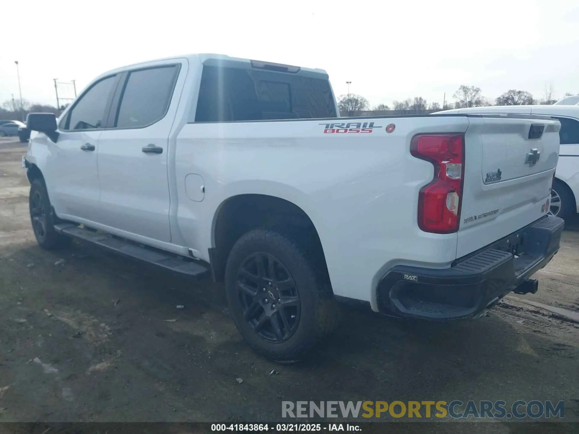 3 Фотография поврежденного автомобиля 3GCUDFED9RG407845 CHEVROLET SILVERADO 1500 2024
